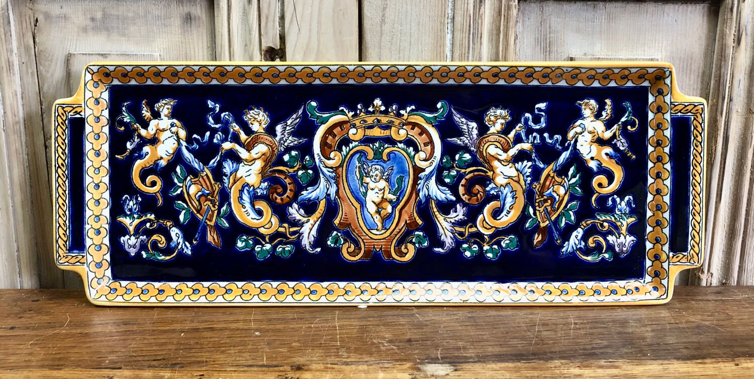 Cake dish cake Gien Renaissance blue background