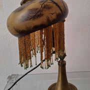 Lampe de table en bronze peinte à l'envers signée, 1910-1920