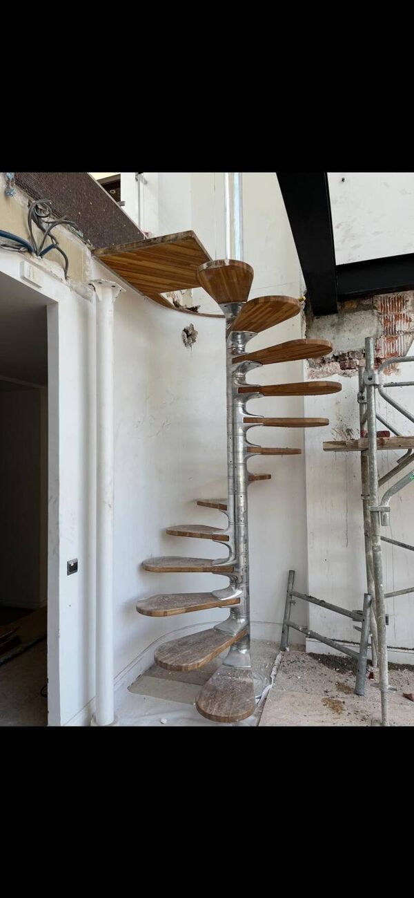 Escalier Hélicoïdal 13 marches par Roger Tallon (1929-2011), circa 1970