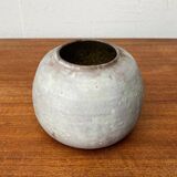 Minimalist vase from a German workshop from the mid-century by Lu and Gerd Grove, 1961.