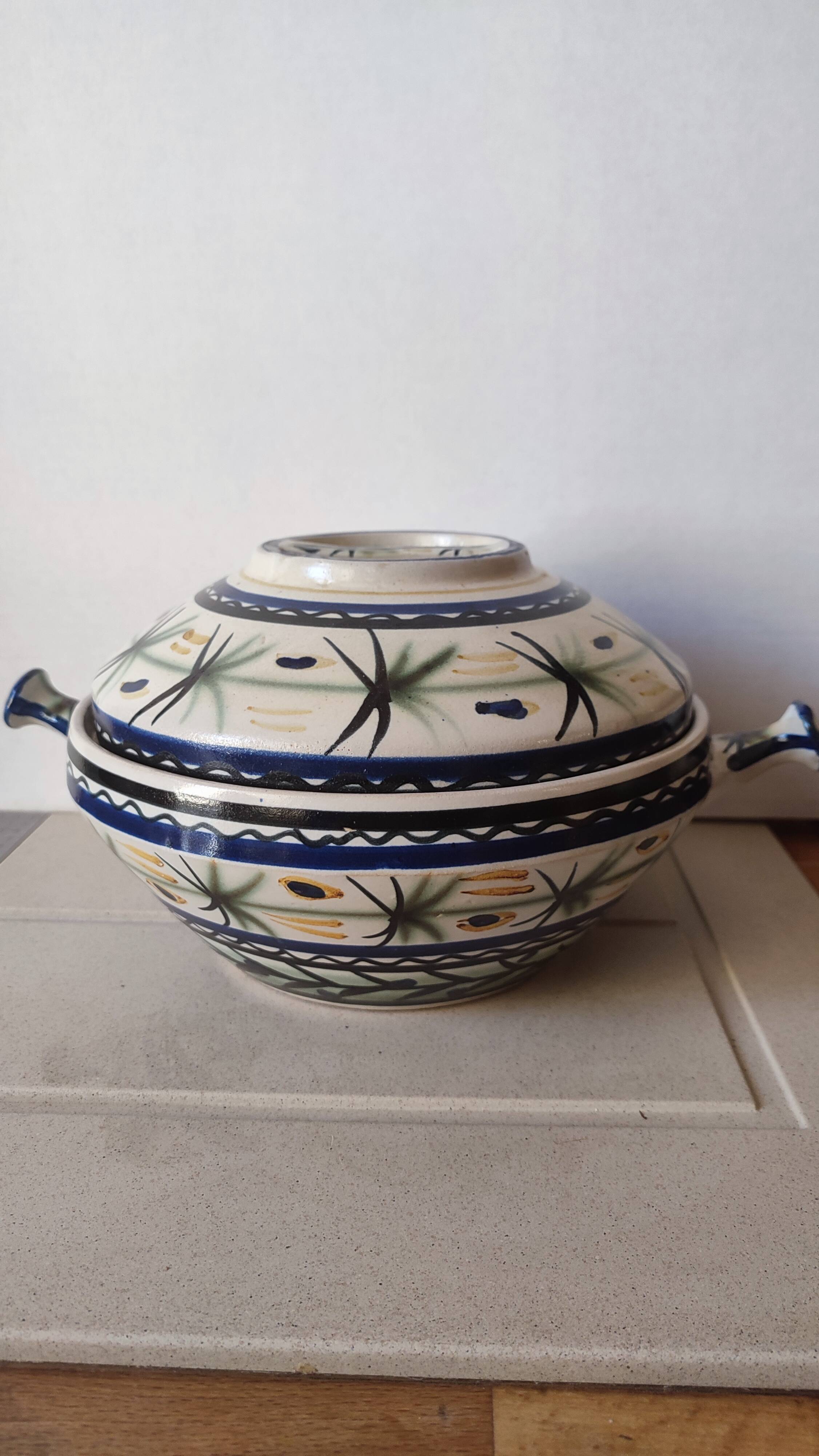 Ceramic dishes by Keraluc, Quimper