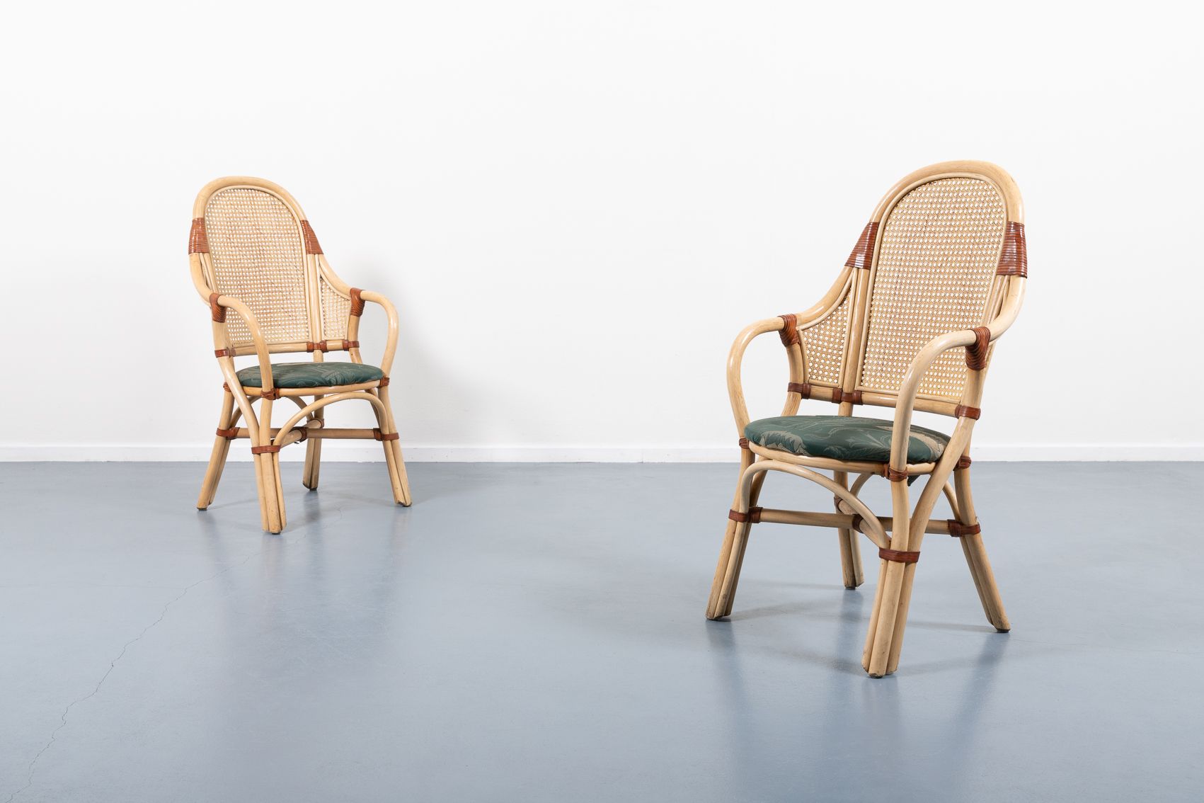 Ensemble de 6 chaises d’intérieur / d’extérieur vintage 1970