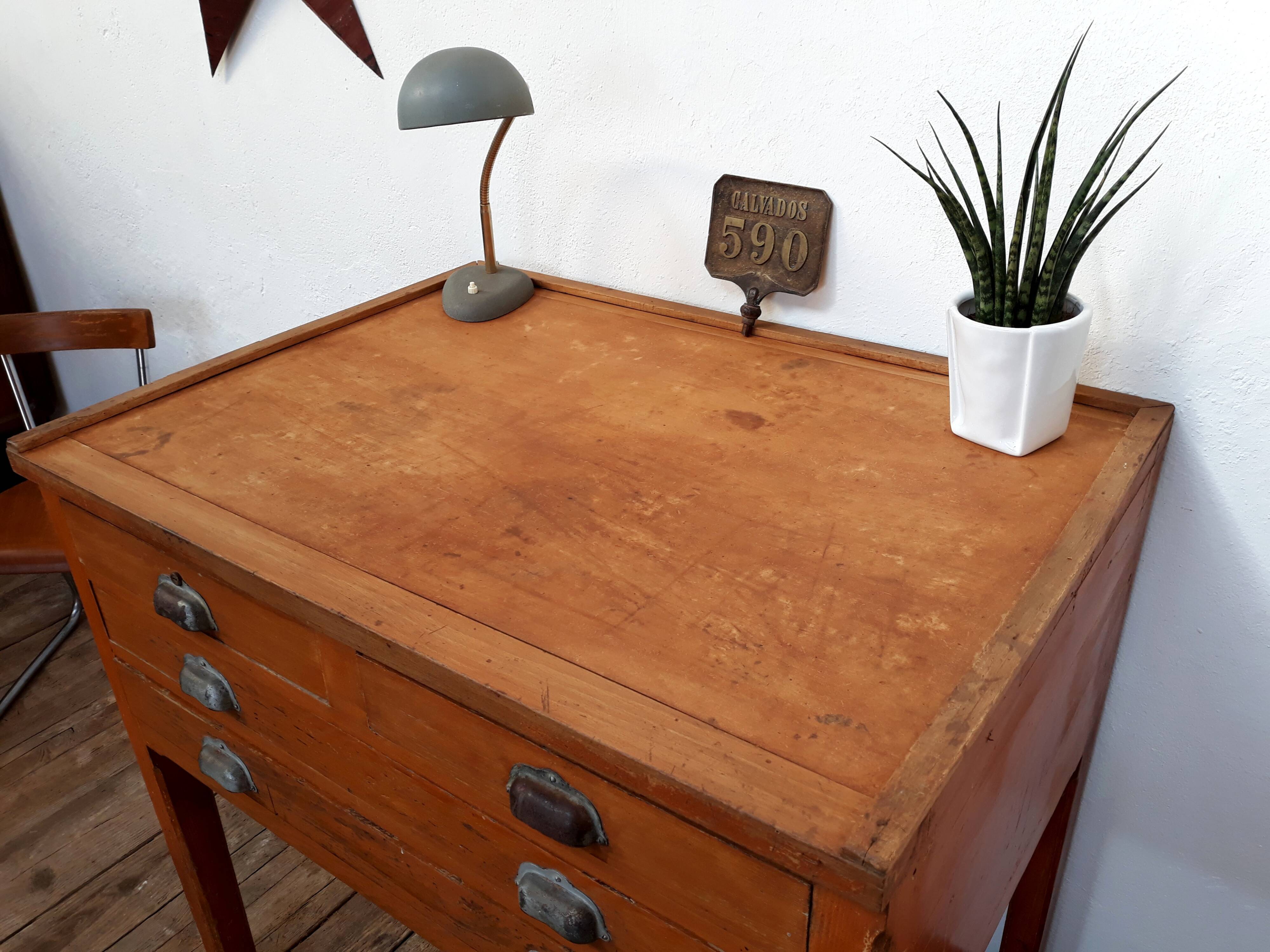 Former furniture business to drawers set