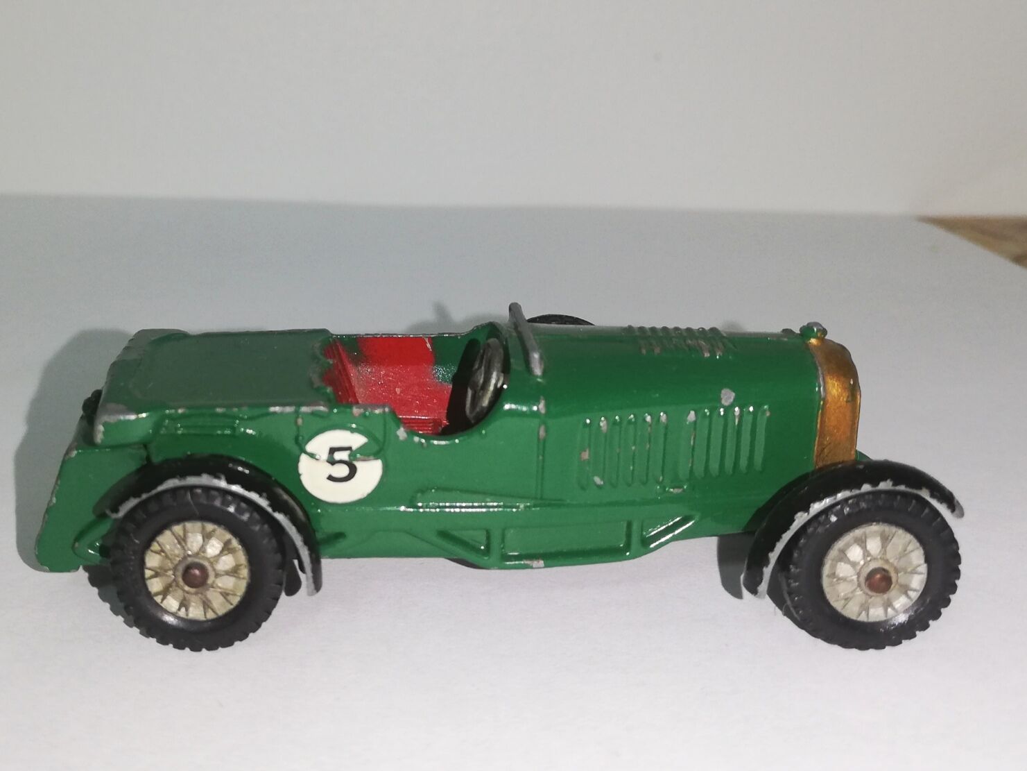 Matchbox Bentley 1929 number 5