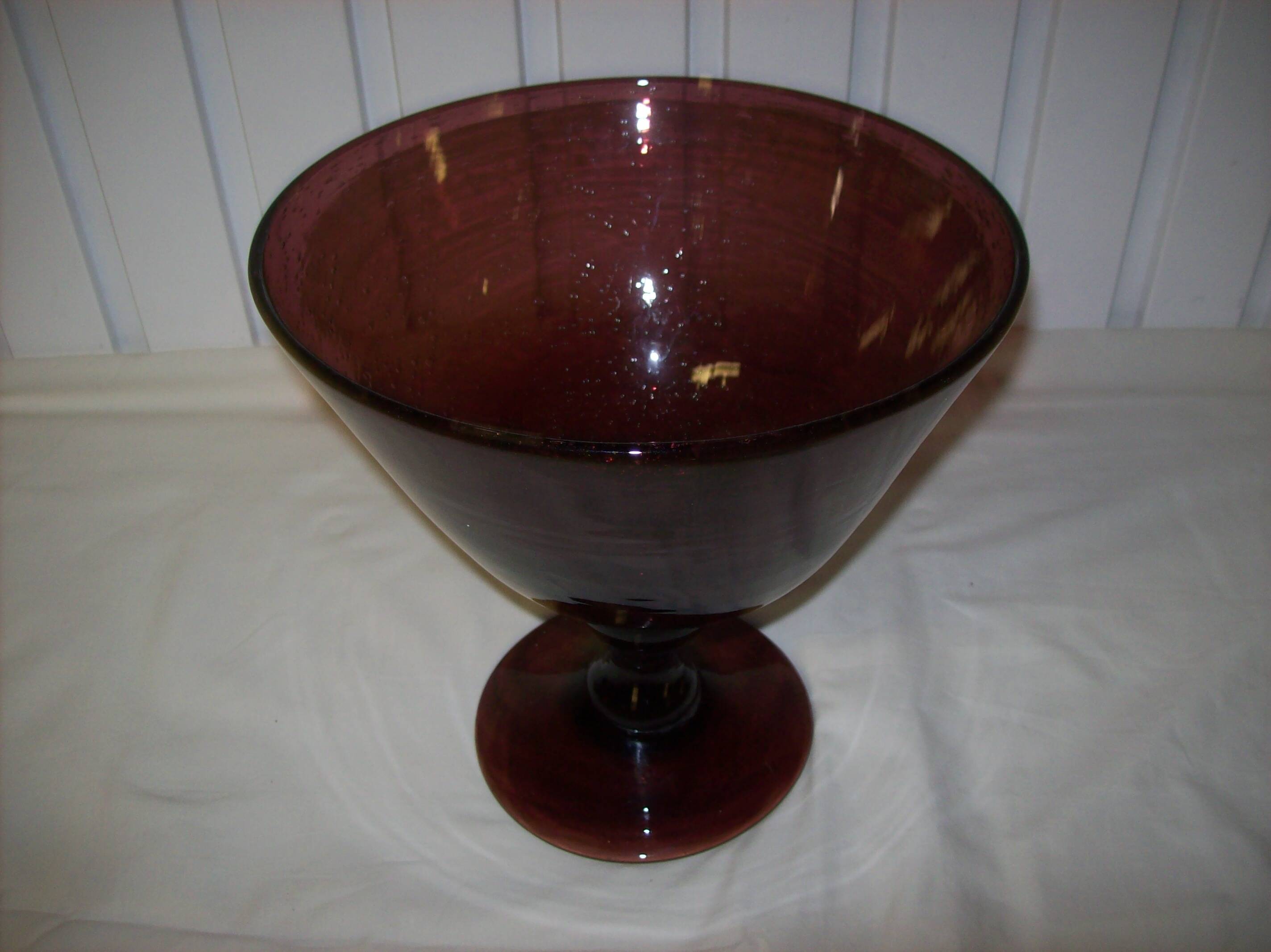 Mouth-blown bubble glass cup