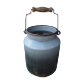 Pot à lait ancien en tole émaillée