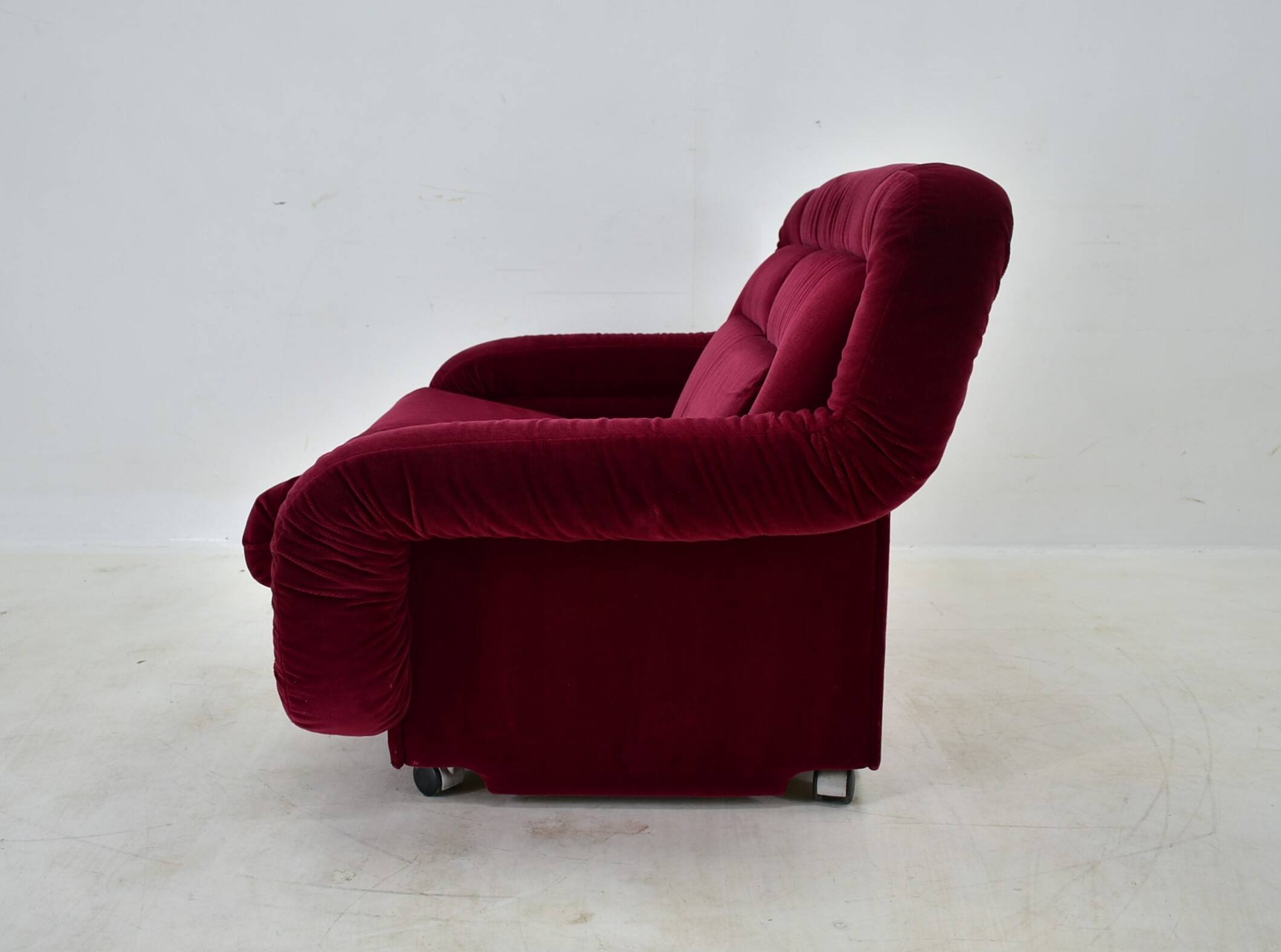 Two-seater canapé, rare from the 1970s, Italy.