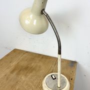 Beige industrial gooseneck table lamp, 1960s