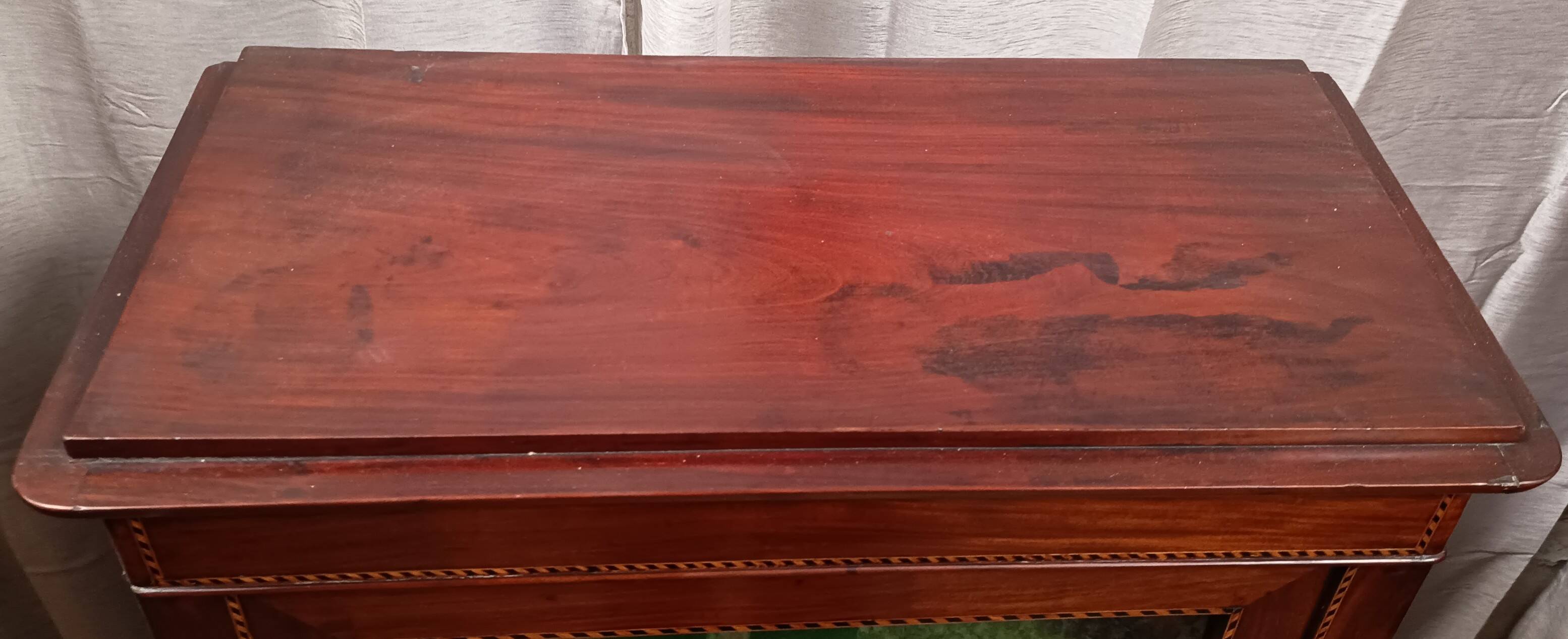 English style display cabinet in marquetry mahogany.