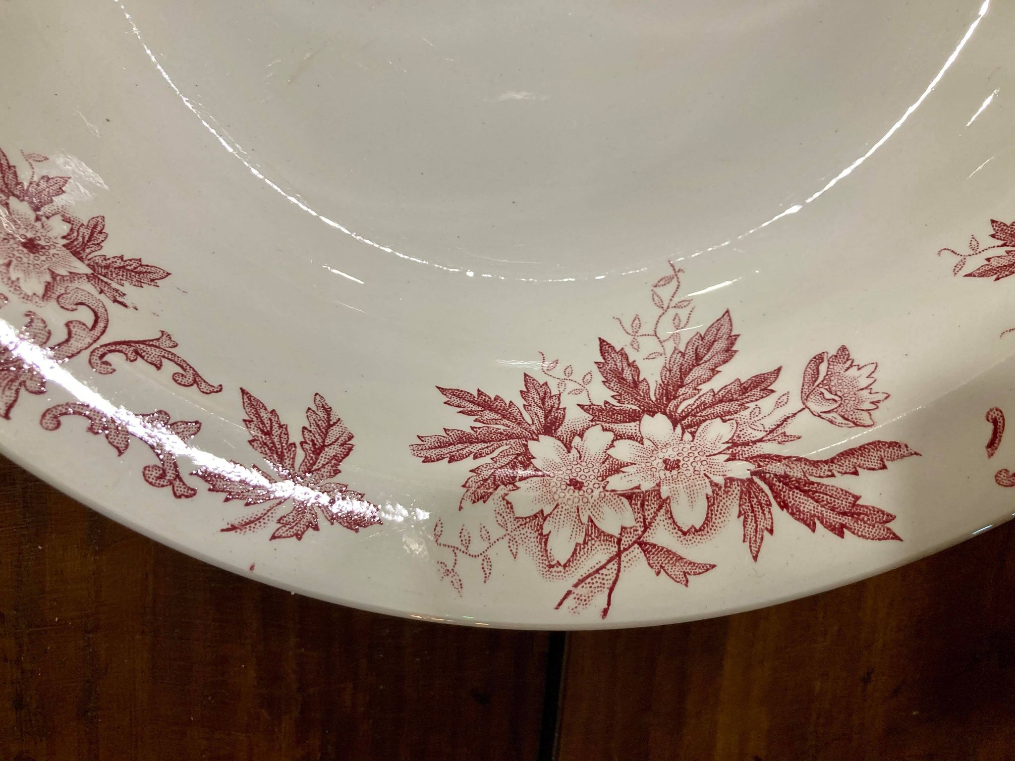Hollow dish in Iron Earth Saint Amandinoise model Anemone