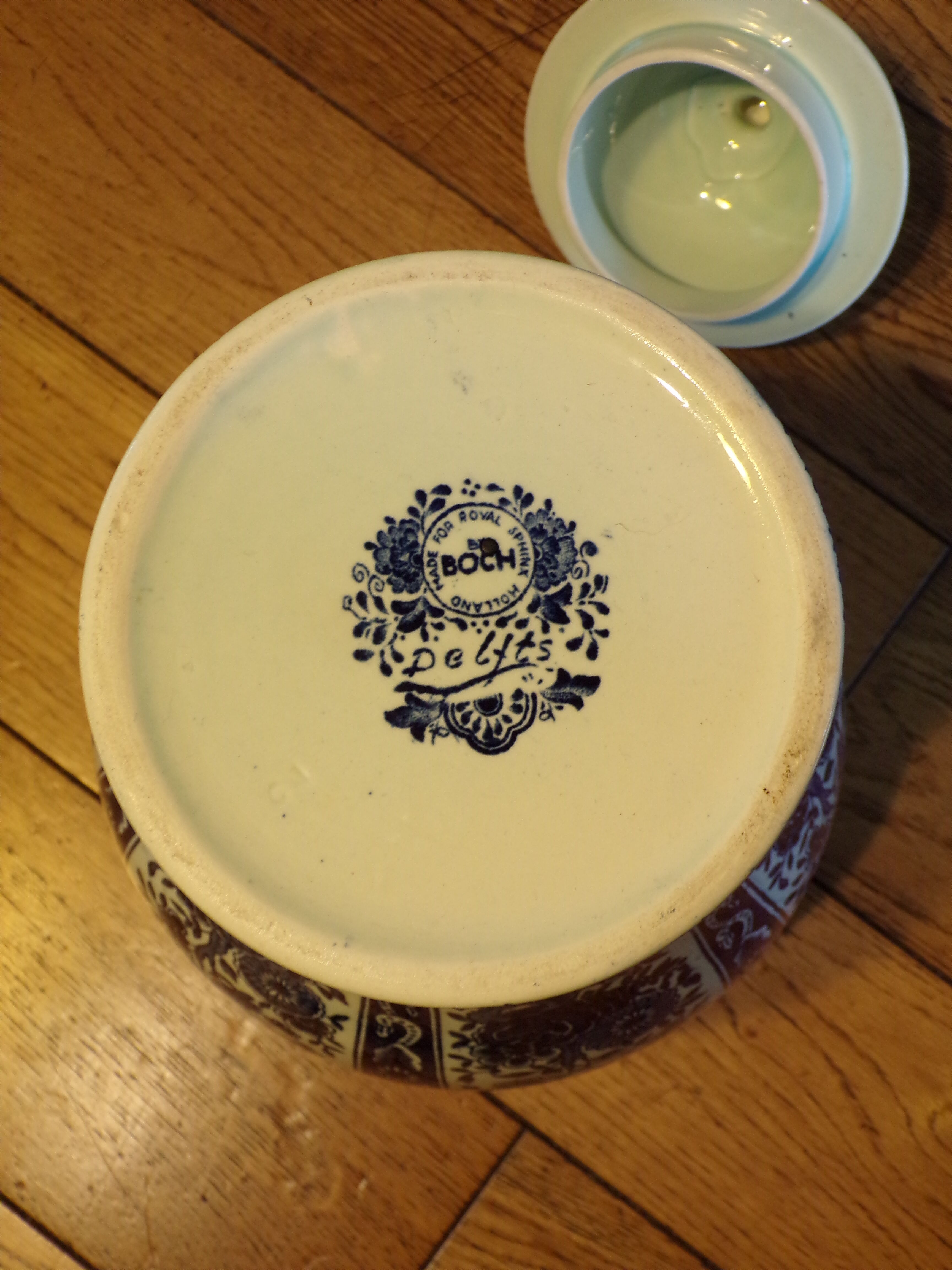 Vase Boch Delfts made for royal sphinx holland