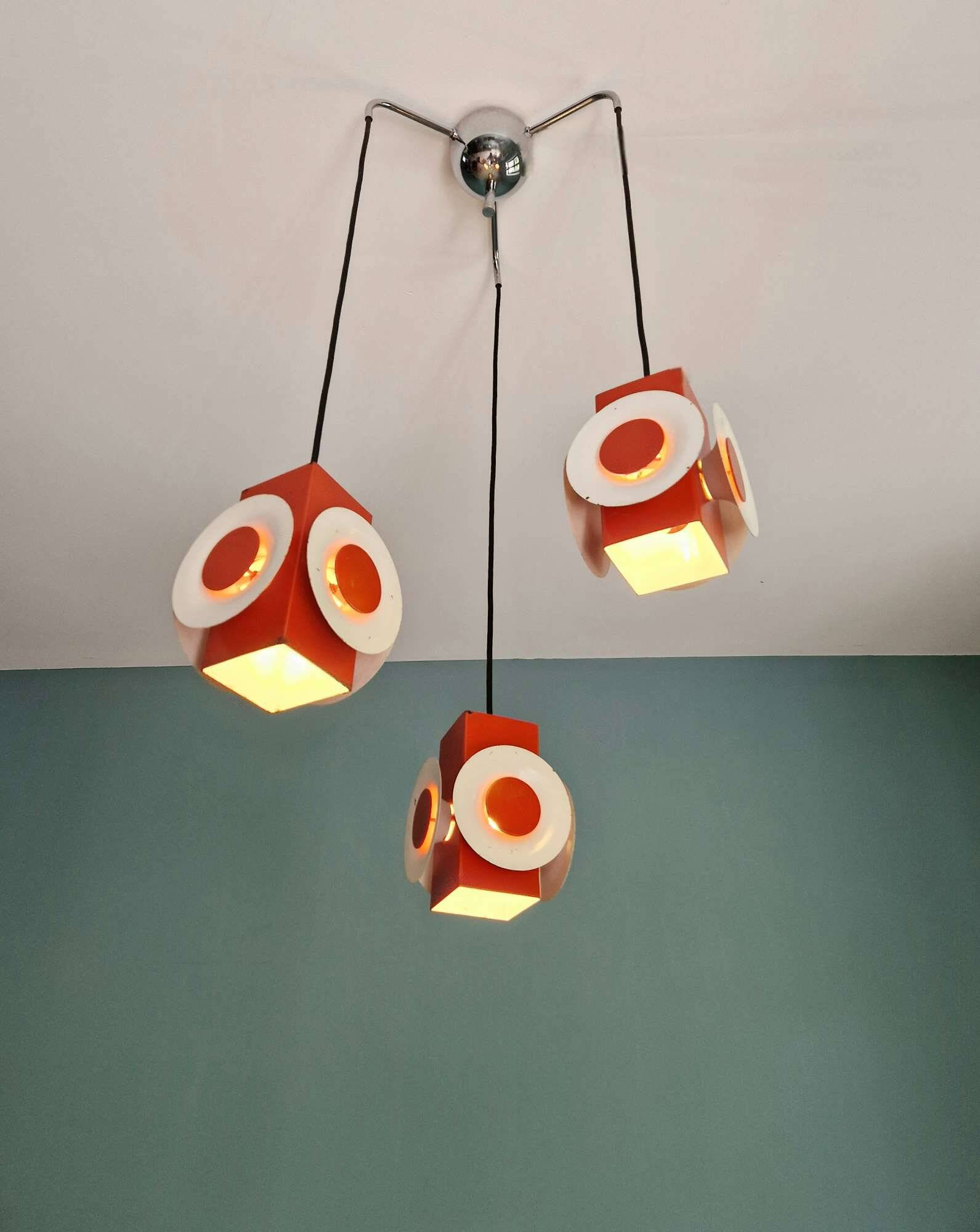 Space Age cascade chandelier in orange and white lacquered metal, RAAK, 1970