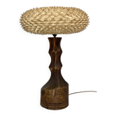 Large brutalist table lamp with rattan shade, Dutch ca 1960s ( 76 cm )