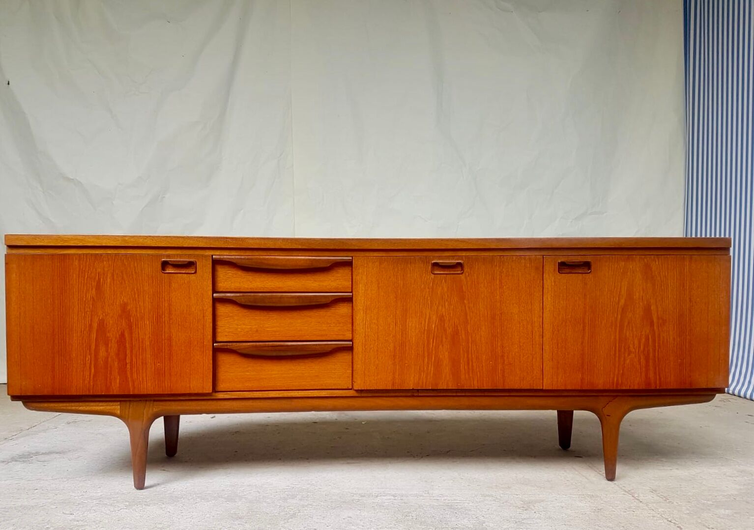 Greaves and Thomas teak sideboard credenza danish design