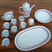 Alfoldi porcelain coffee service and serving dishes, 14 pieces, circa 1970.