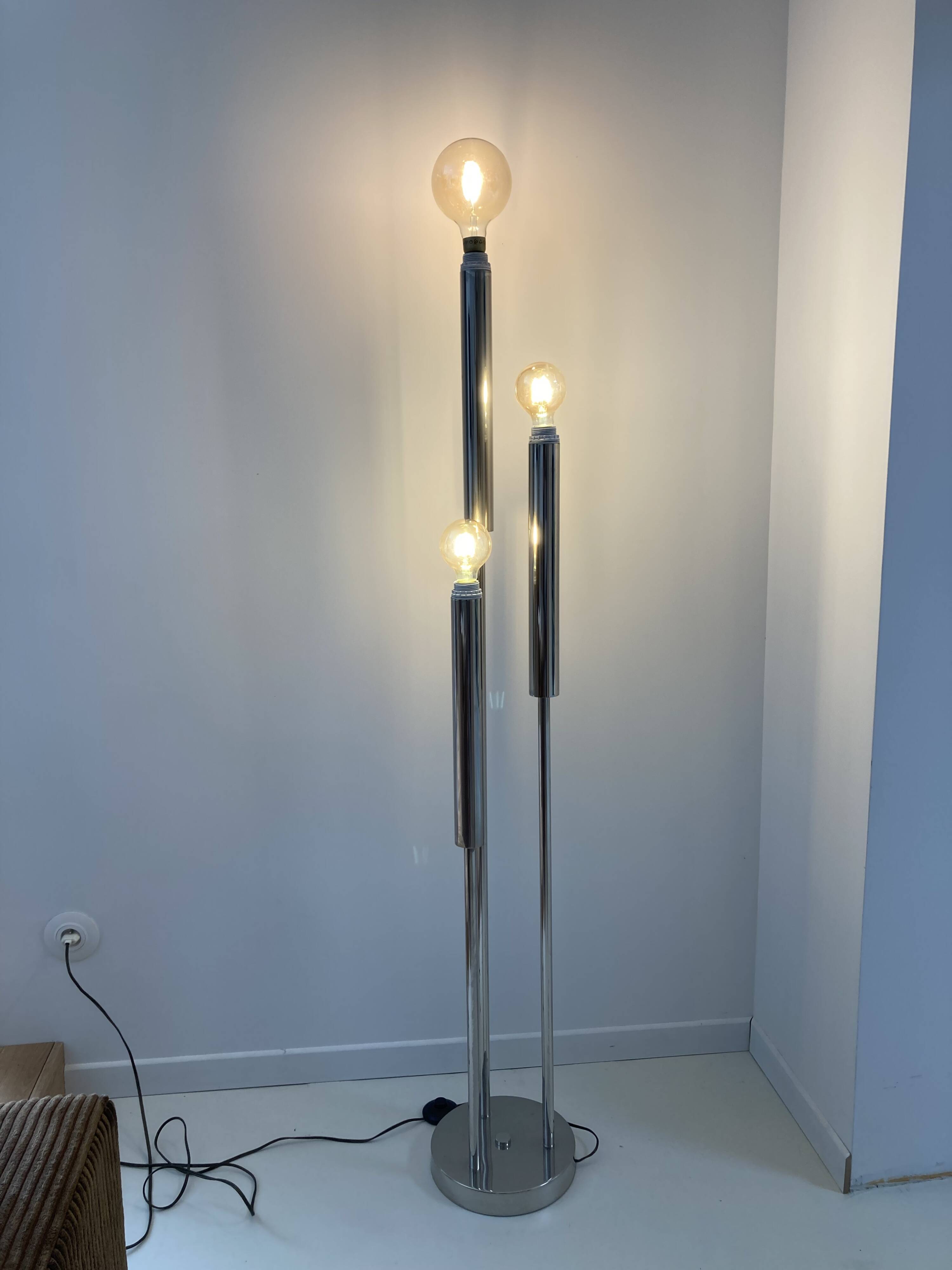 Lampadaire vintage metal chromé