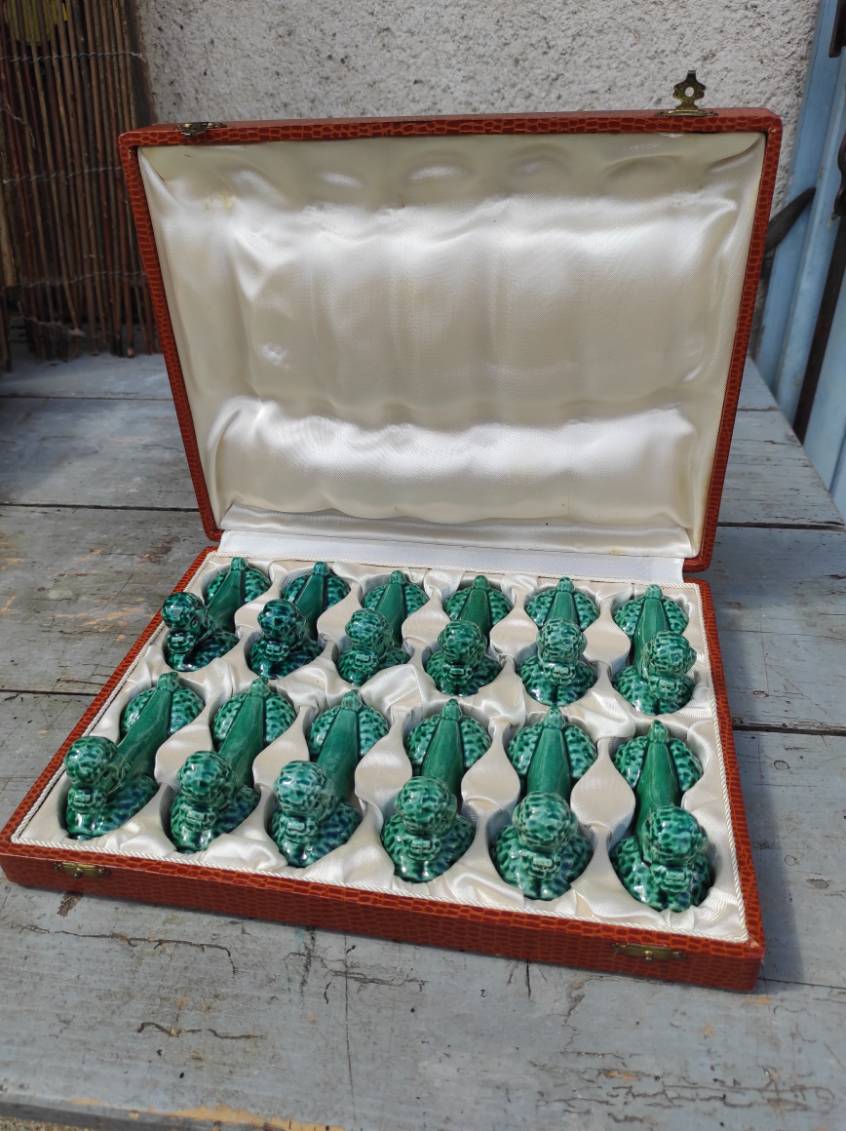 Set of 12 slurry knife holder