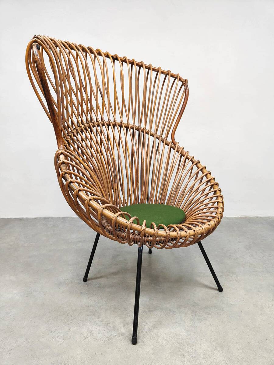 Vintage rattan lounge chair