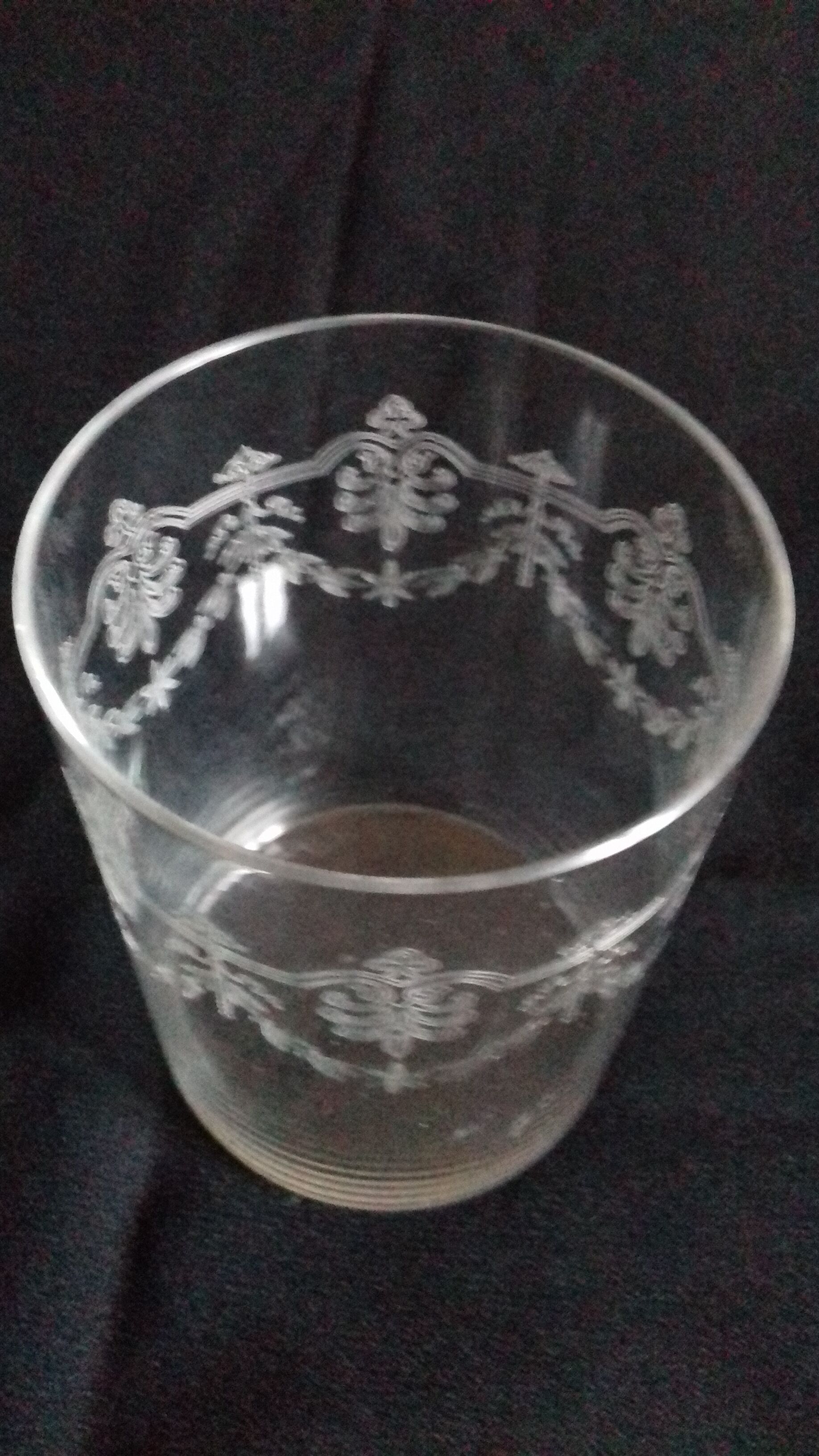 Set 6 engraved glasses