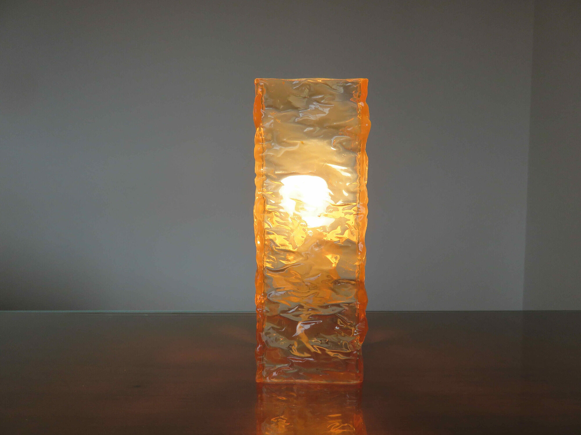 Champagne resin wall lamp