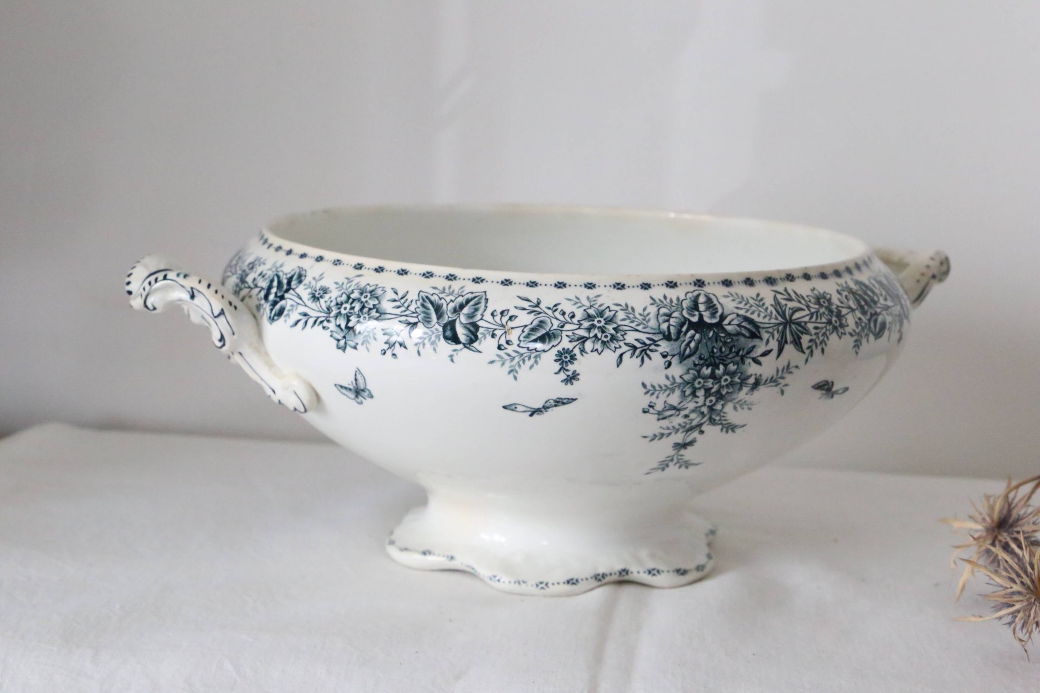 Terre de Fer tureen or salad bowl, Onnaing earthenware, Stella motif, French manufacture