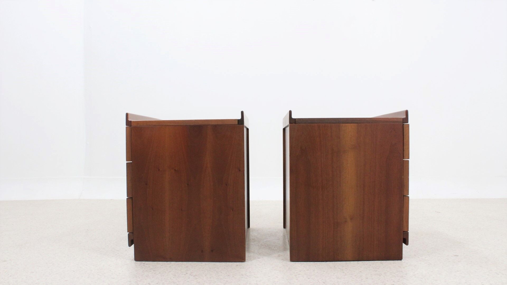 Tito Agnoli vintage nightstands Molteni 1970s