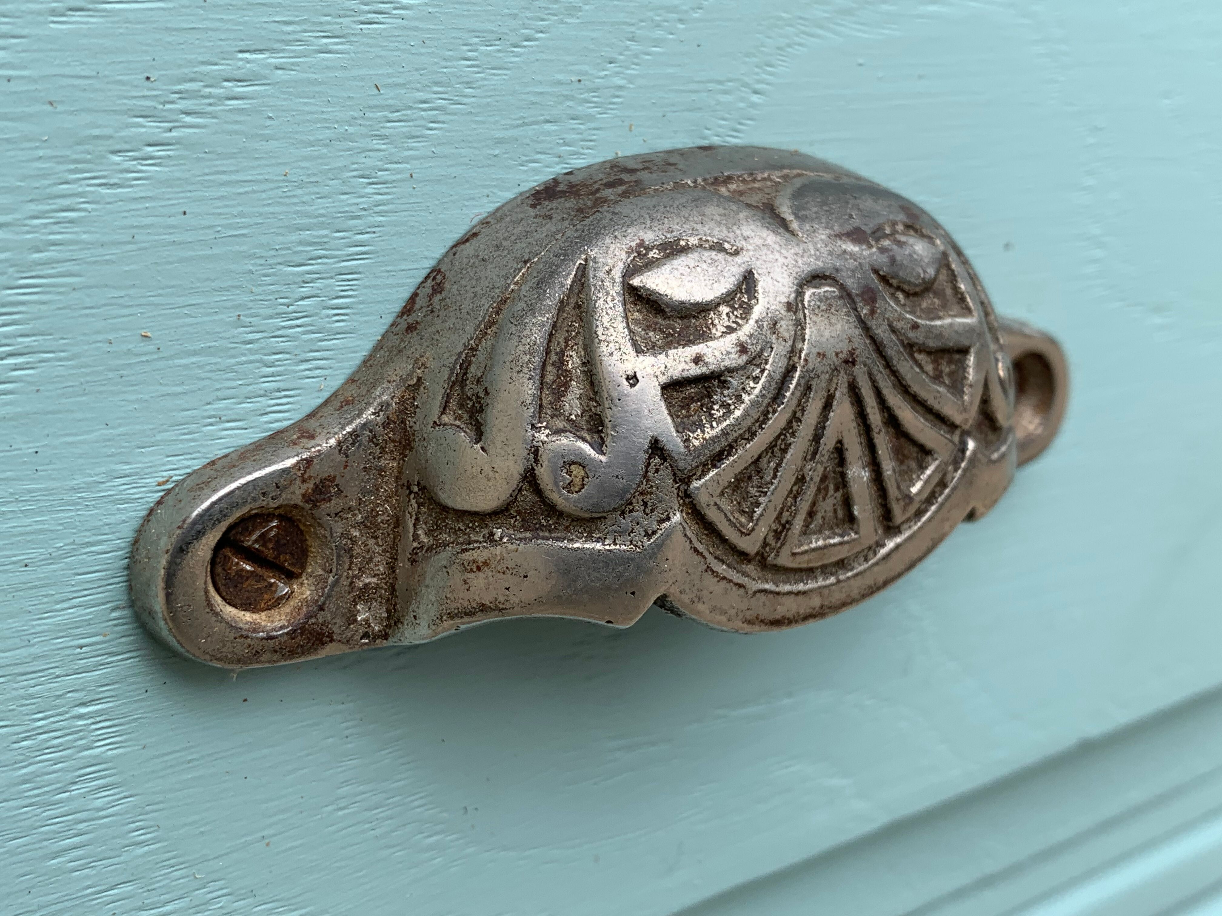 Art Deco dresser handles shells 1930