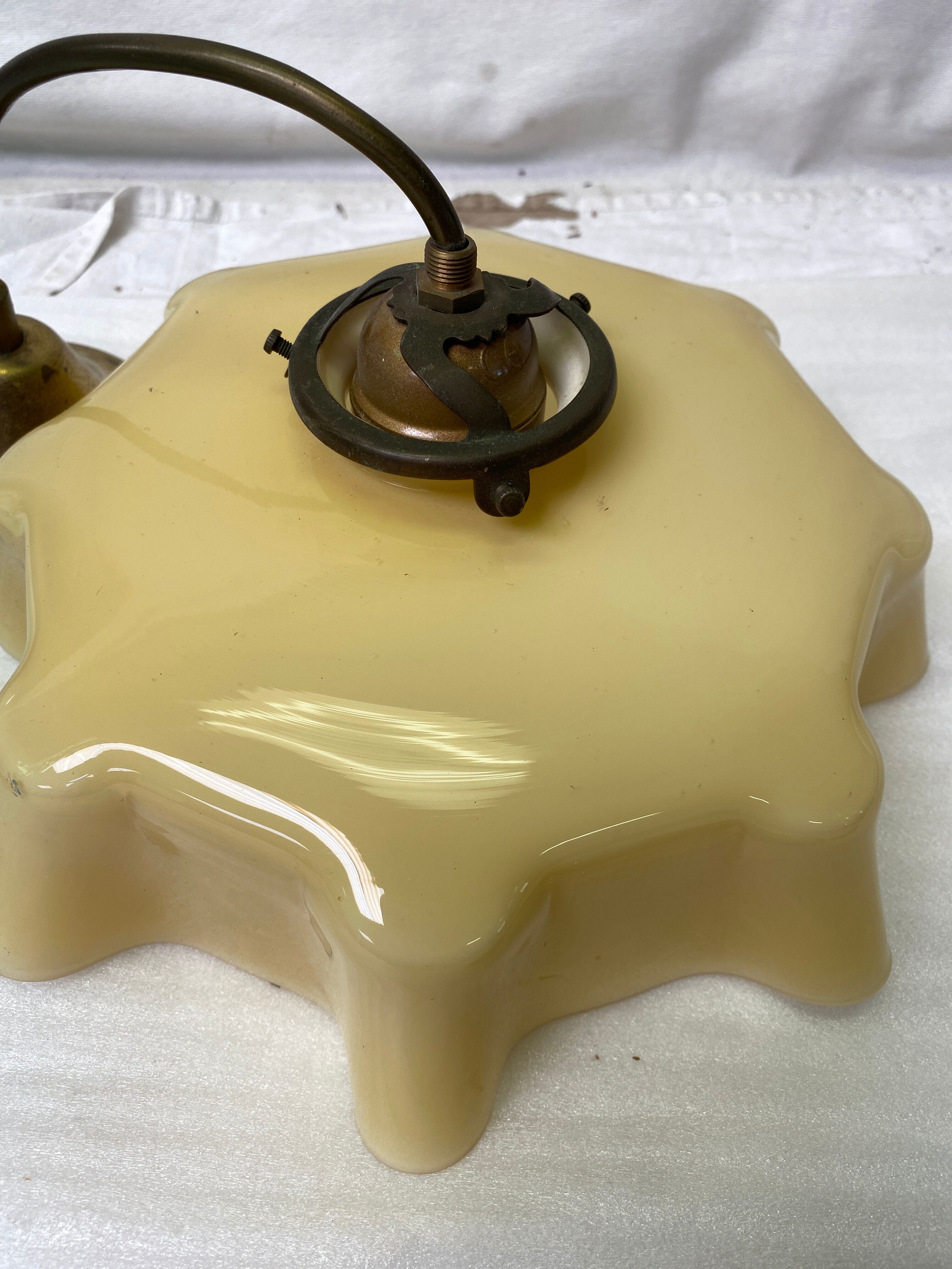 Vintage opaline suspension