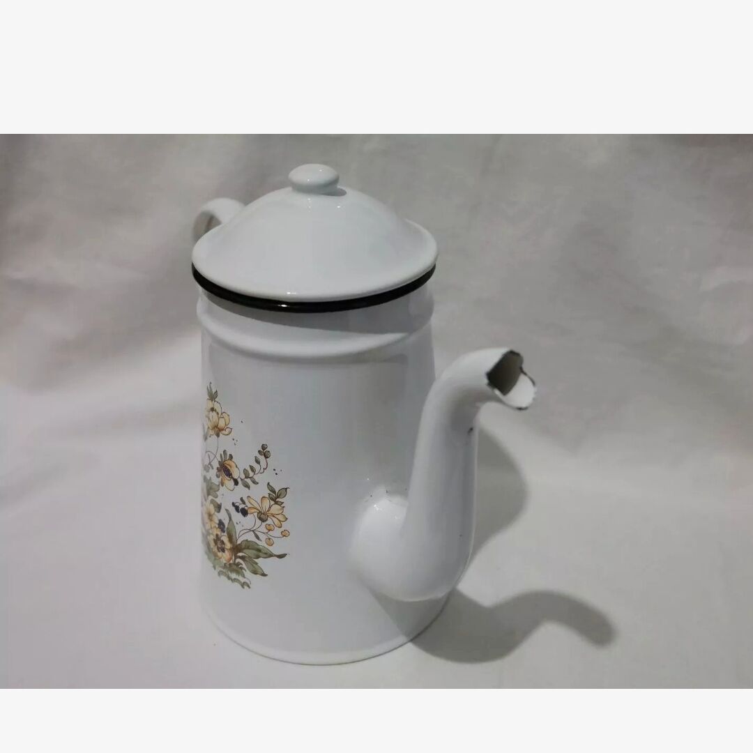 Enamelled sheet metal coffee maker
