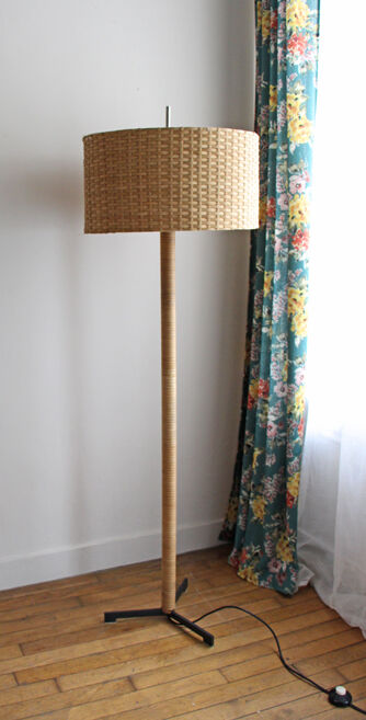 Vintage rattan lamppost