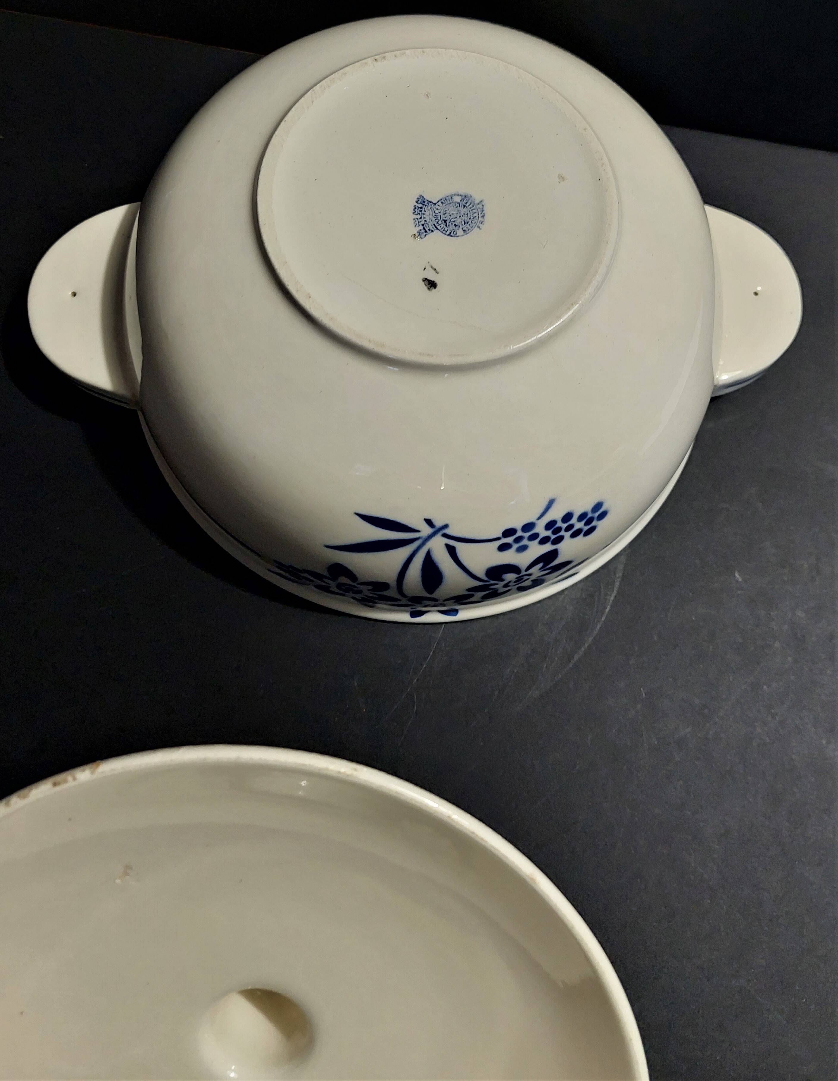 Badonviller earthenware tureen, early 20th century