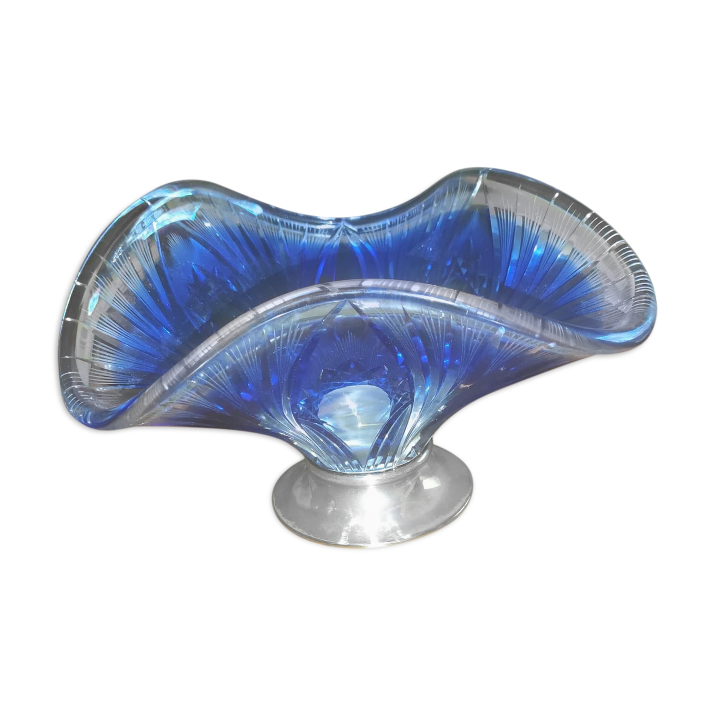 Two-tone crystal fruit bowl with wheel-work design on a silver-plated metal base, circa 1930