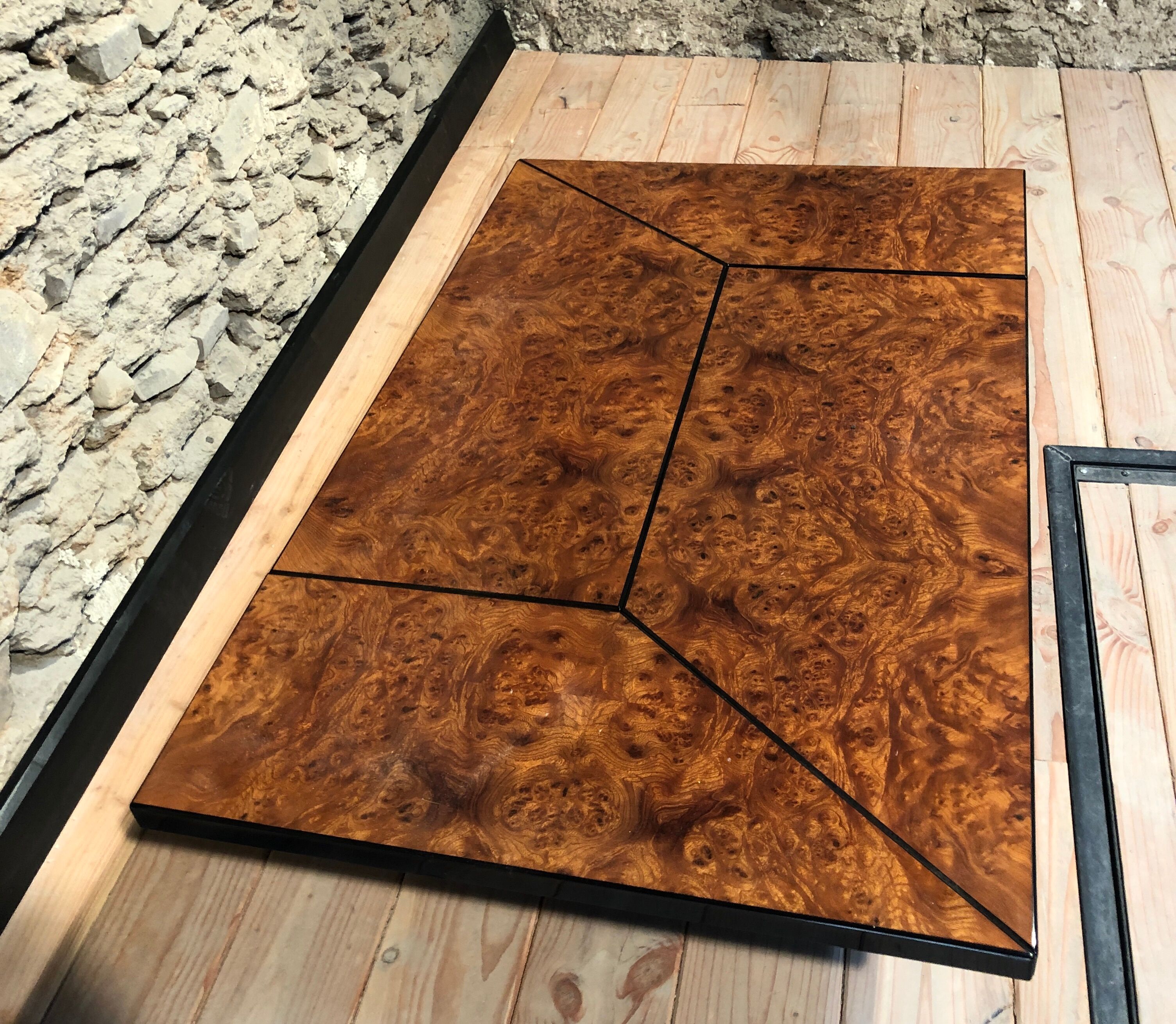 Table basse bar cocktail caché en loupe d'orme de Paul Michel, 1970 Roche Bobois