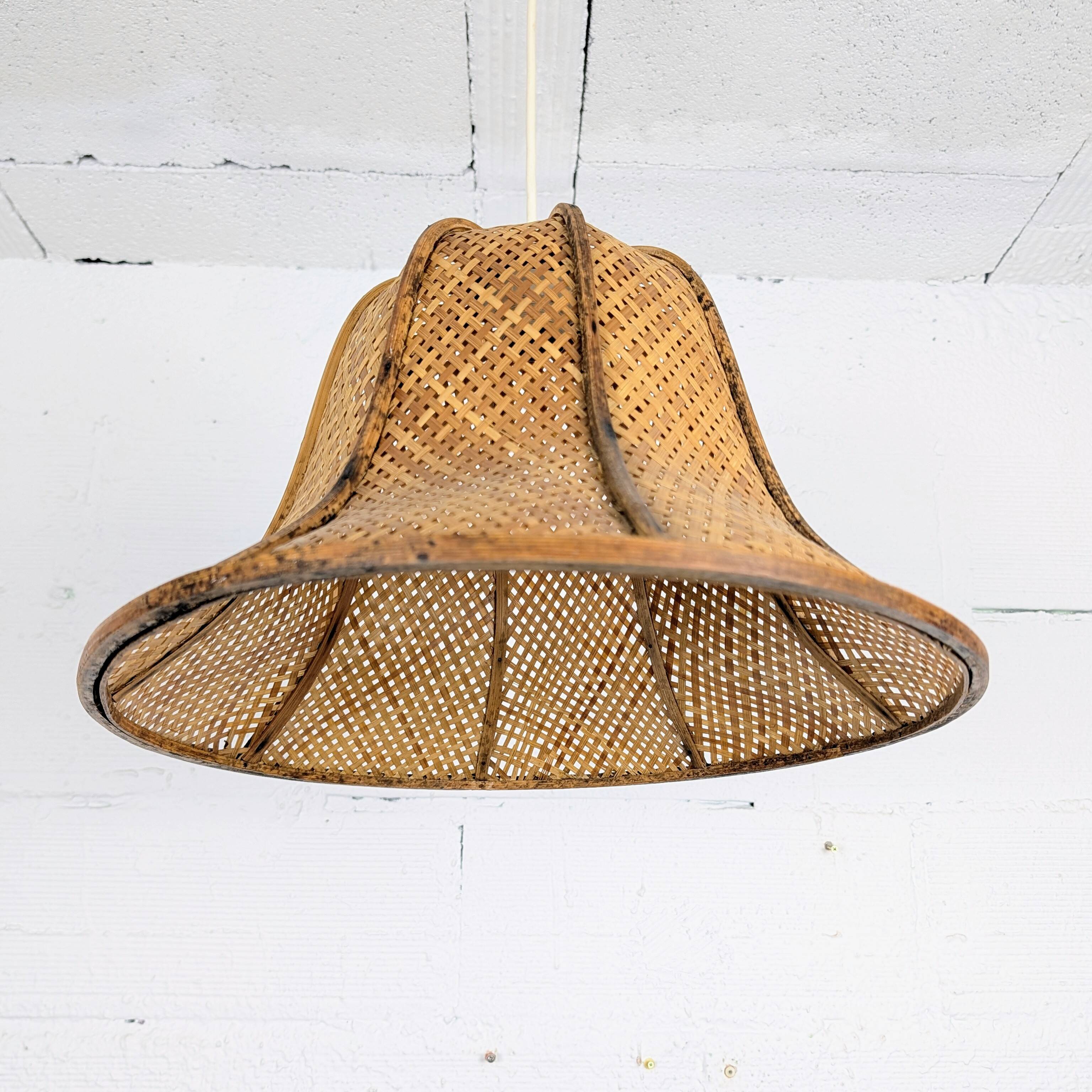 Woven rattan pendant light