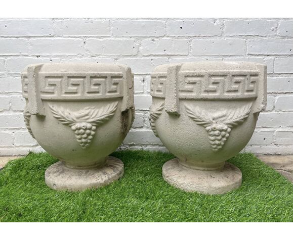 Paire de jardinières en pierre composite de style grec