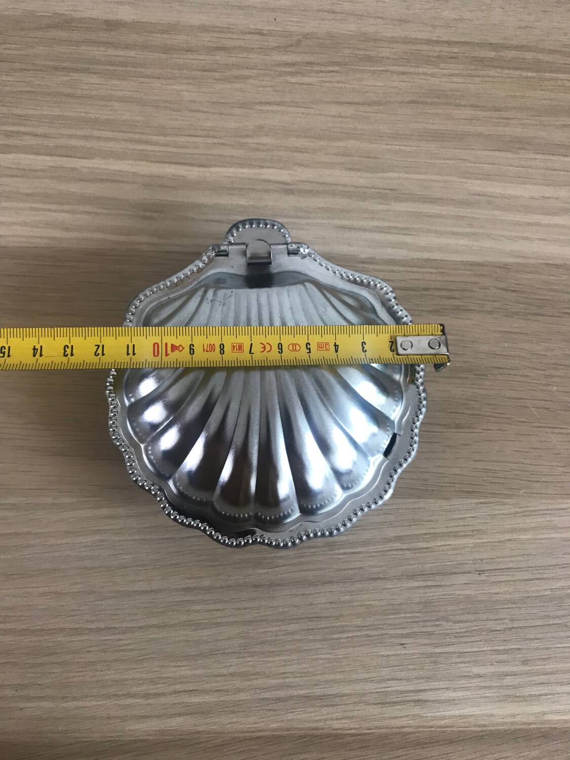 Shell butter dish 1950 with its blue cup