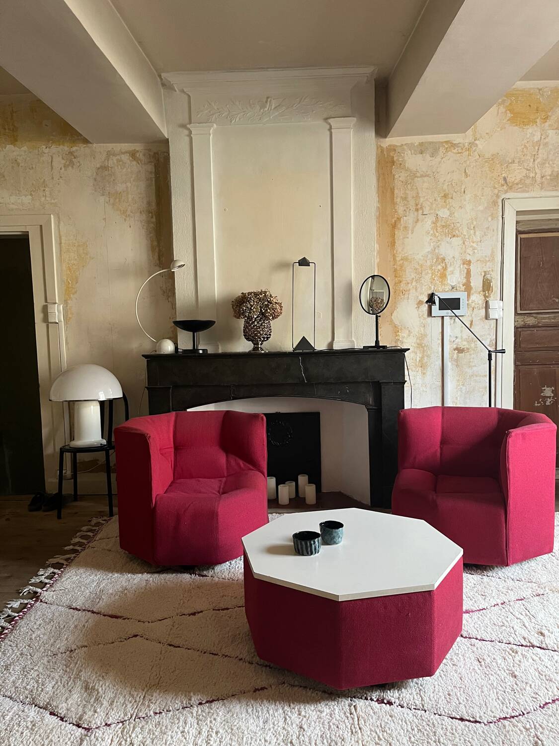 Octa armchair and table set
