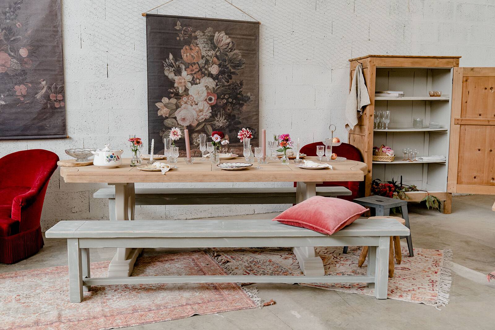 Burgundy toad armchair