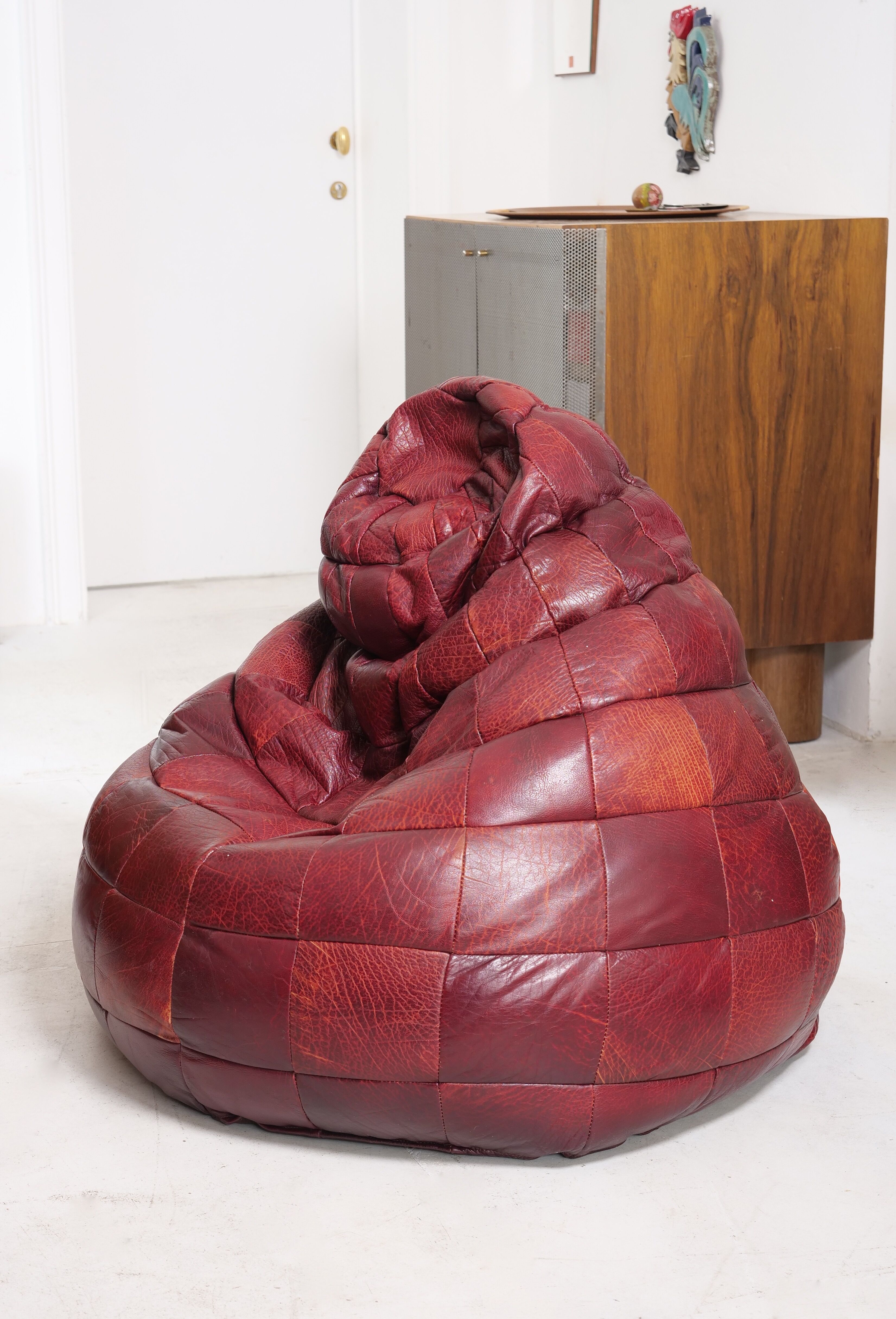 Pouf patchwork of red leather vintage burgundy 1970