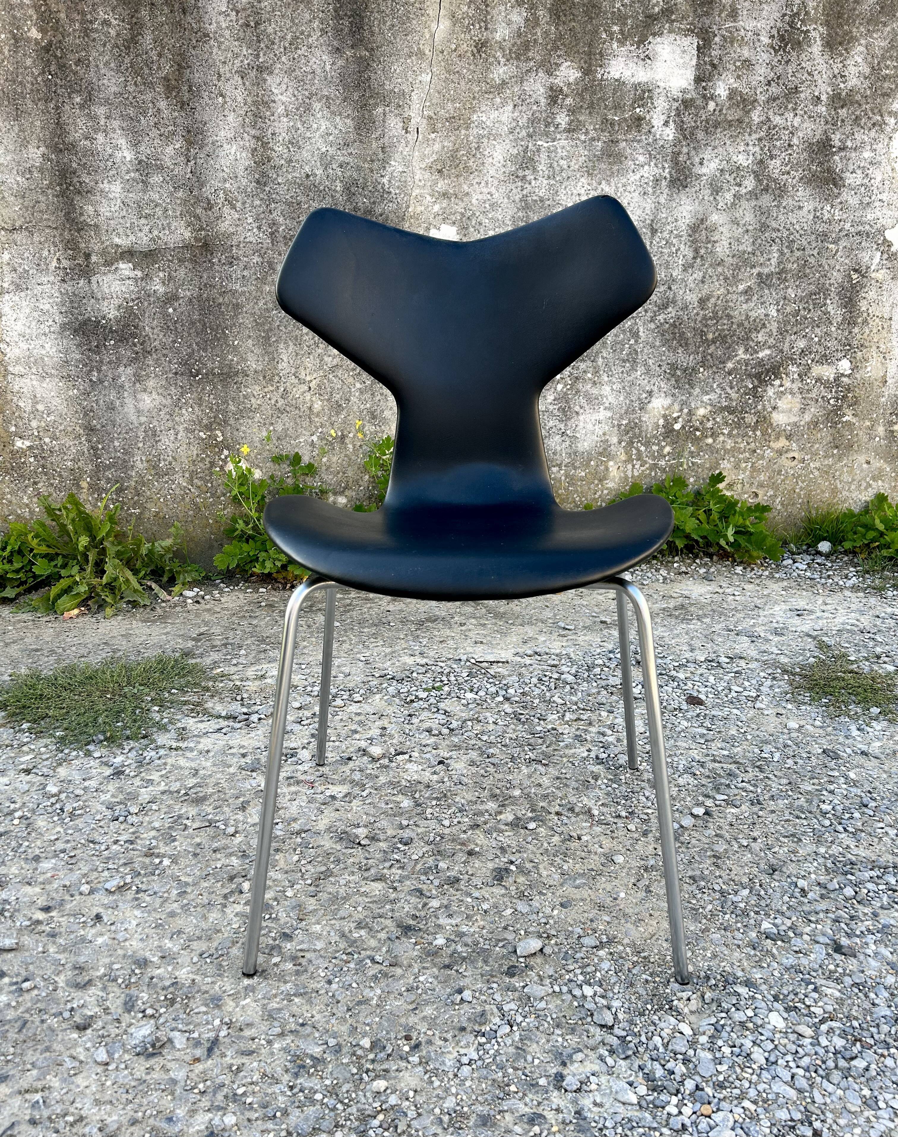"Grand Prix" chair by Arne Jacobsen for Fritz Hansen, 1960