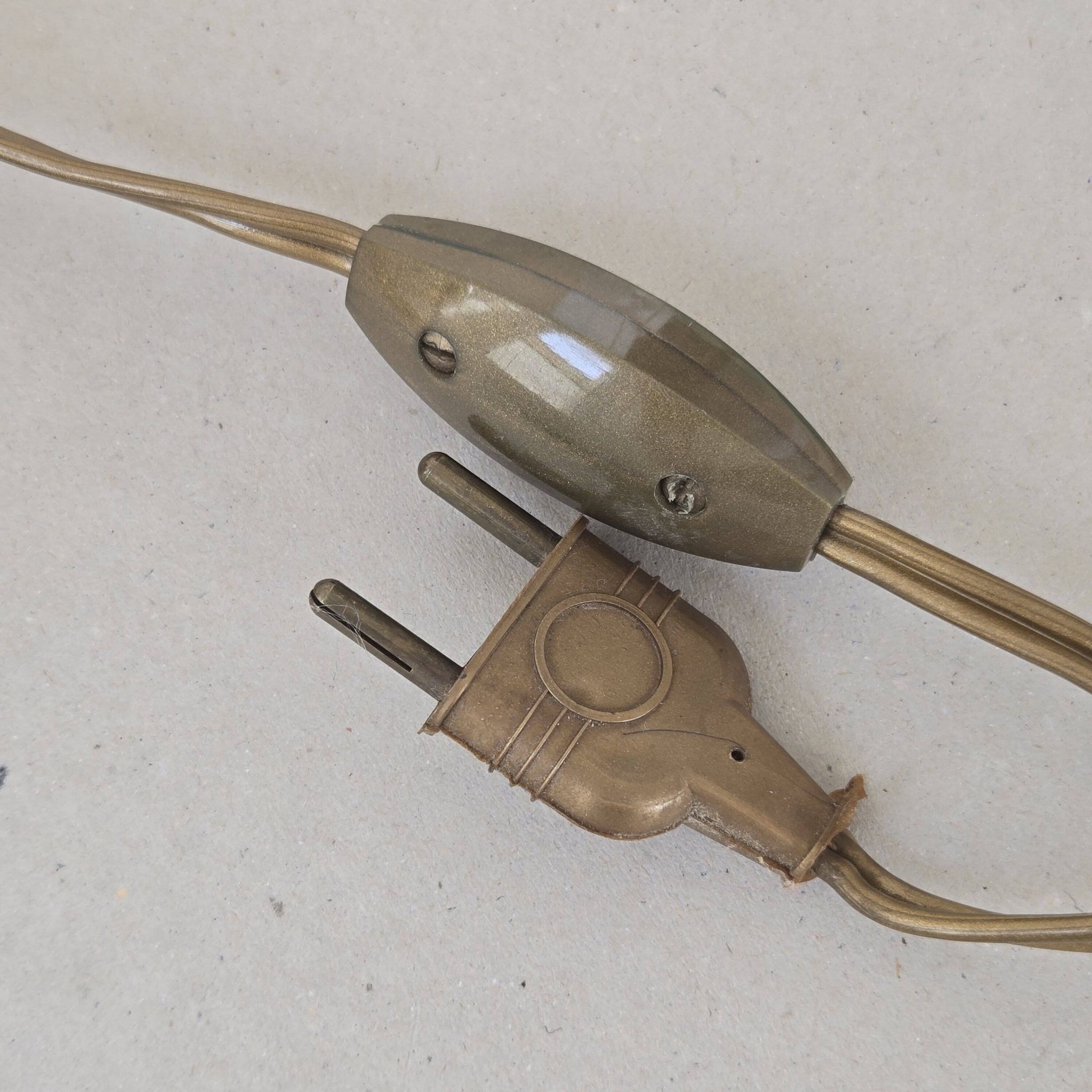 Lampe tripode vintage 1950