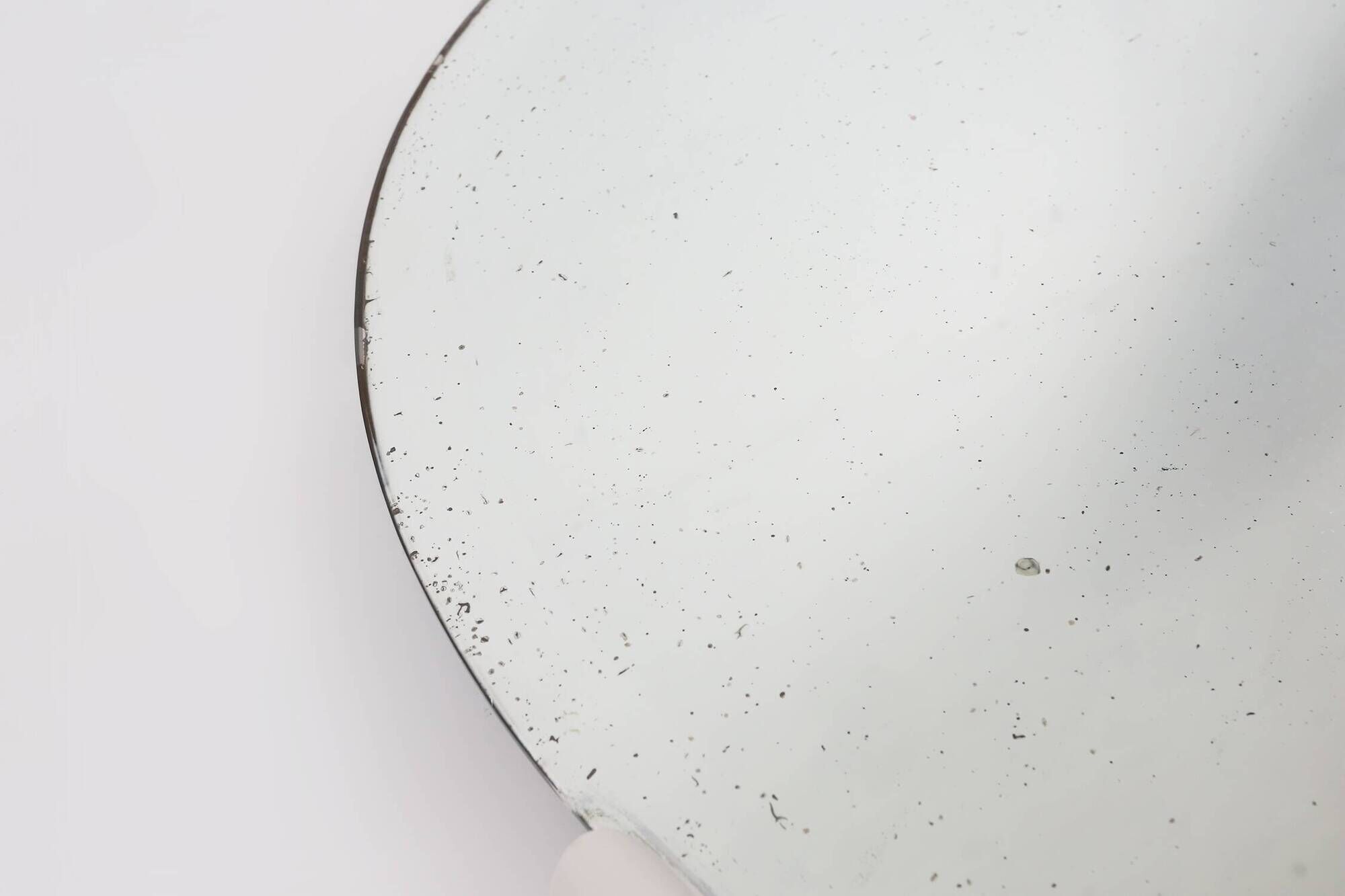 Elegant white lacquered Art Deco mirror in wood, France ca. 1930