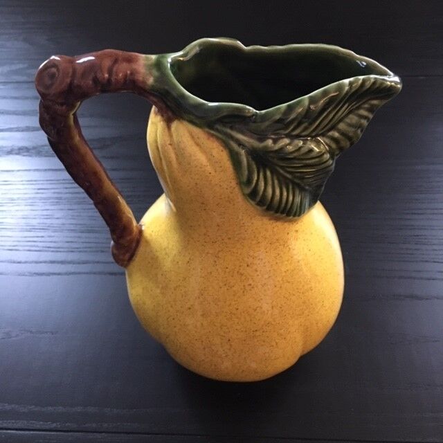 PIchet pear in dabbling