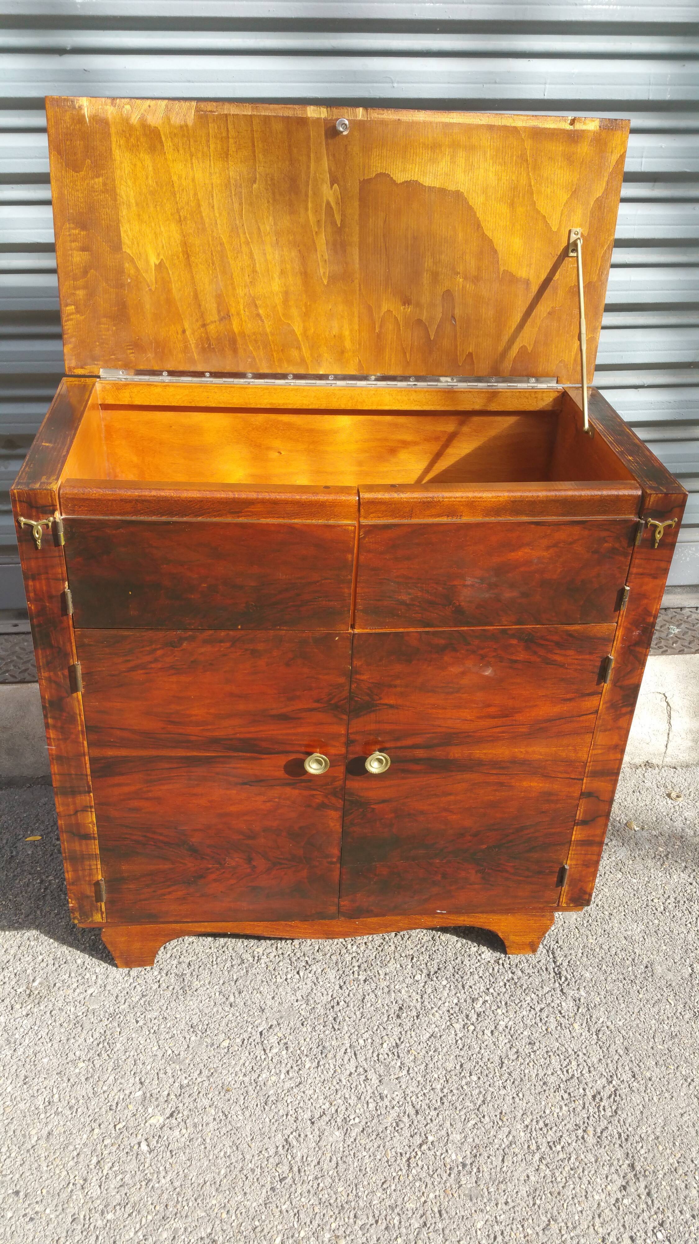 Furniture ranges vinyl art deco