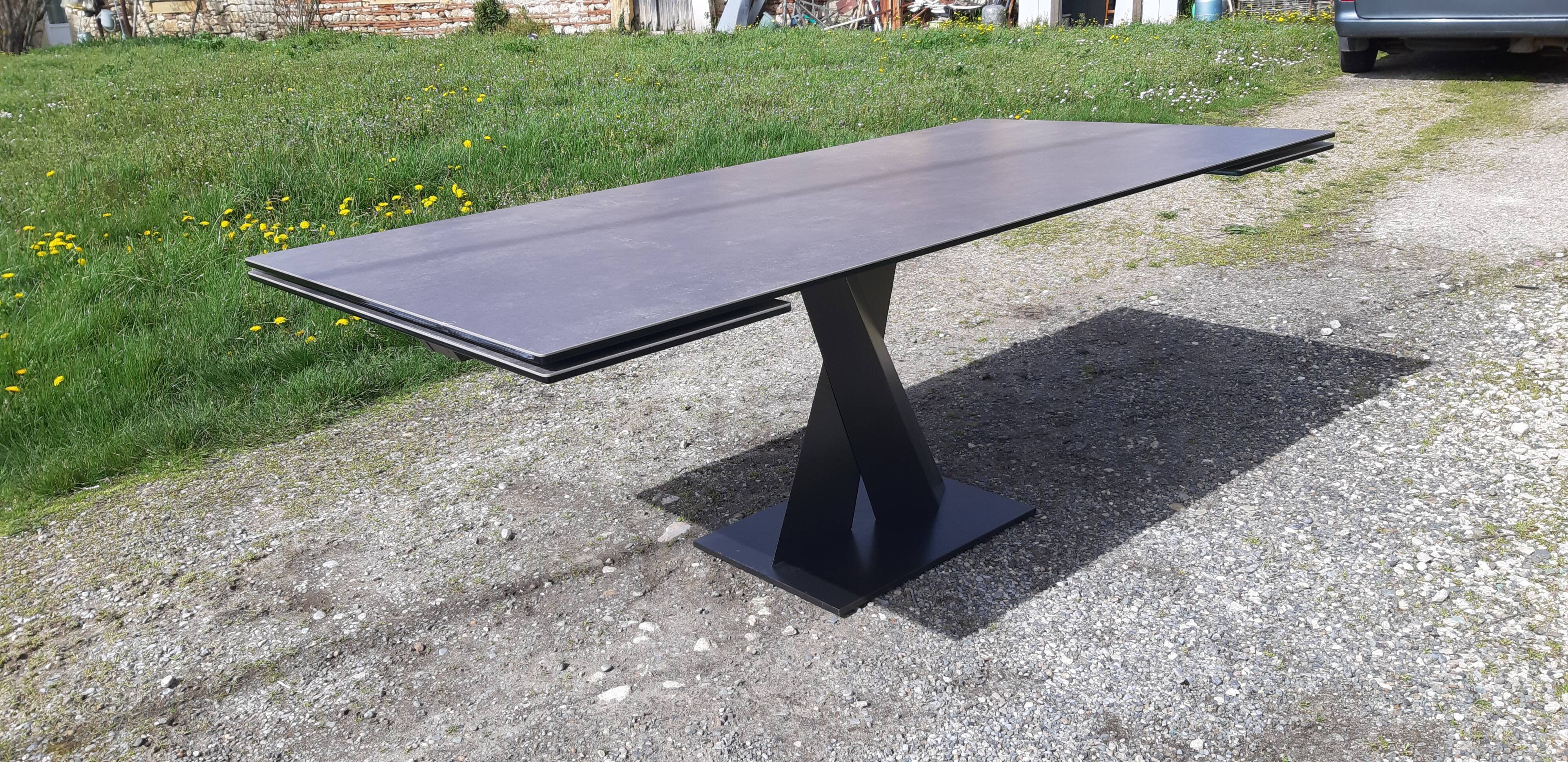 Table roche bobois axel model by Hatano Hyoshiaru