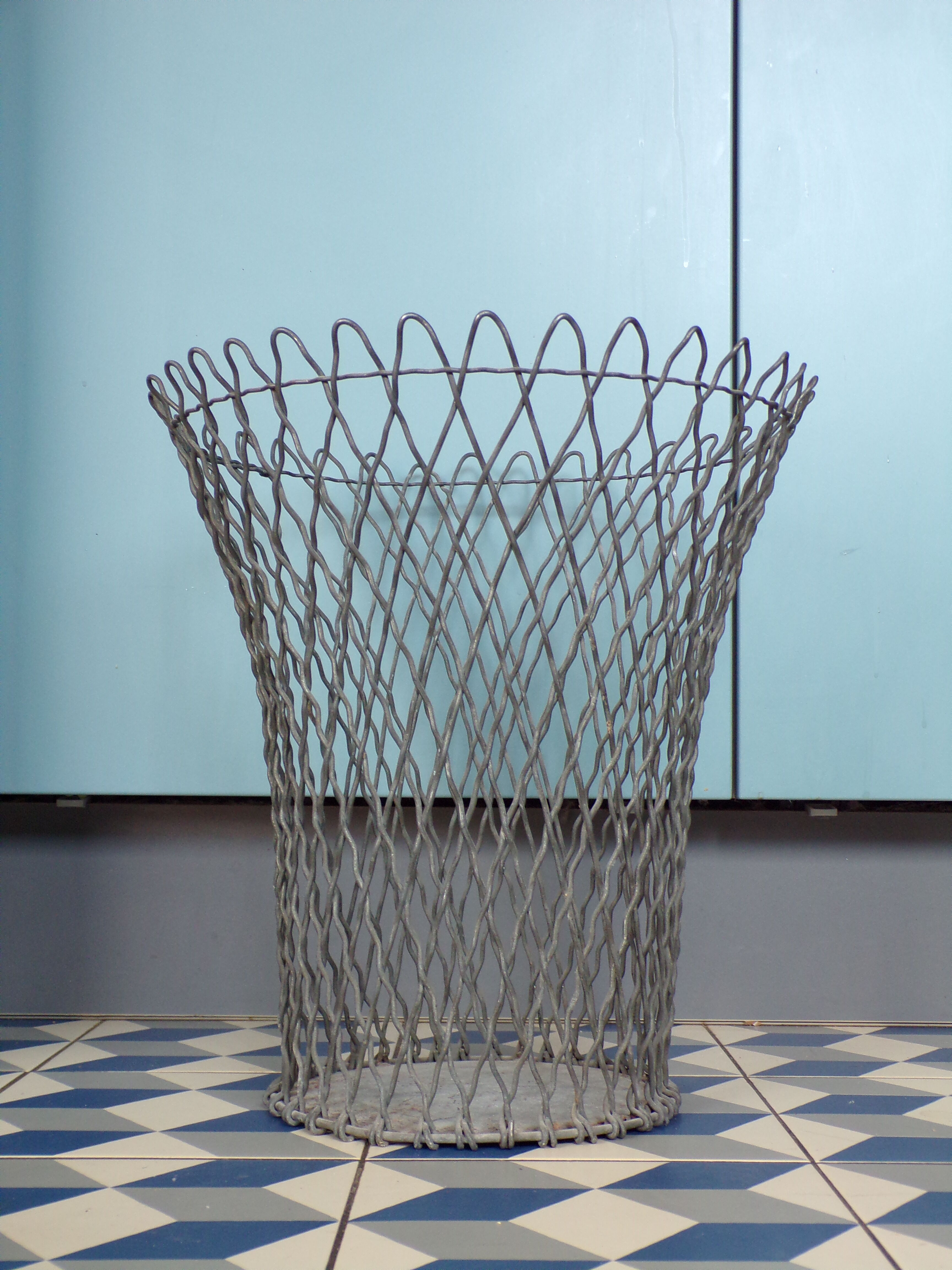 Old mesh paper basket