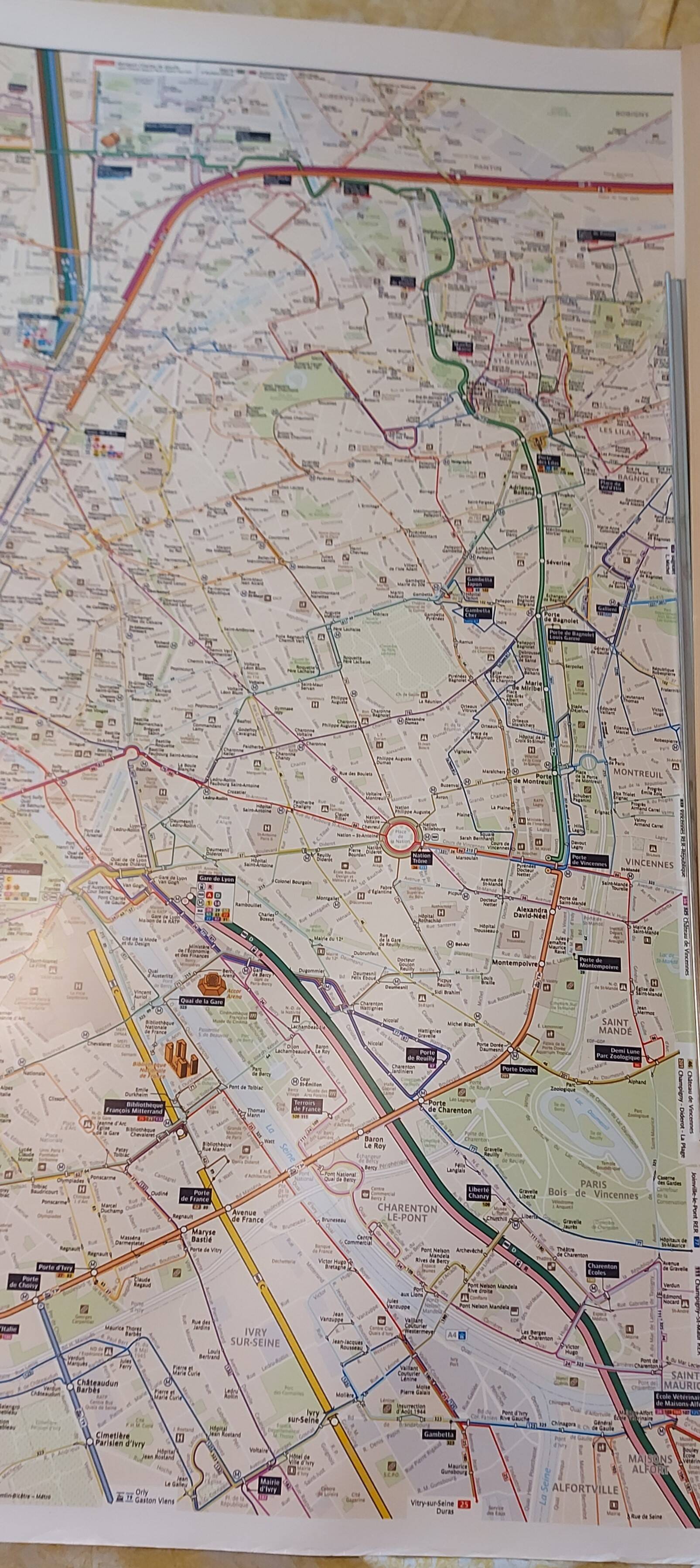 Map of Paris – large format RATP map (127.5 × 99 cm)
