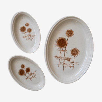 Oval presentation dish and two ramekins, Sarreguemines, thistle pattern