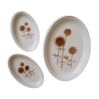 Oval presentation dish and two ramekins, Sarreguemines, thistle pattern