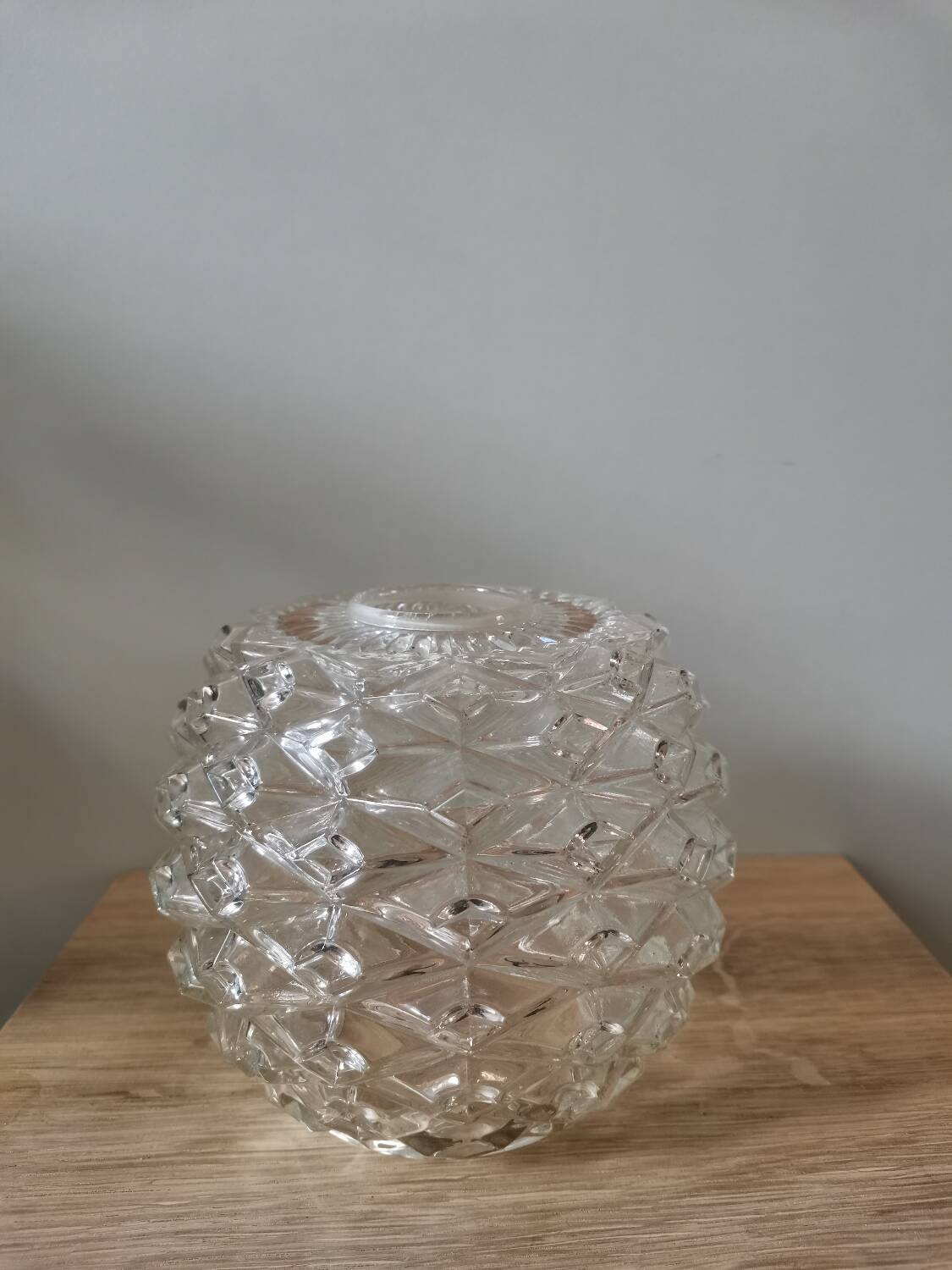 Vintage molded glass ball lamp globe faceted diamond portable suspension